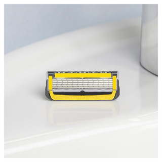 Gillette® Fusion5 ProShield 1 Razor, 1 Cartridge, 1 Razor Stand ยิลเลตต์ ชุดมีดโกนด้ามและขาตั้ง สำหรับผู้ชาย