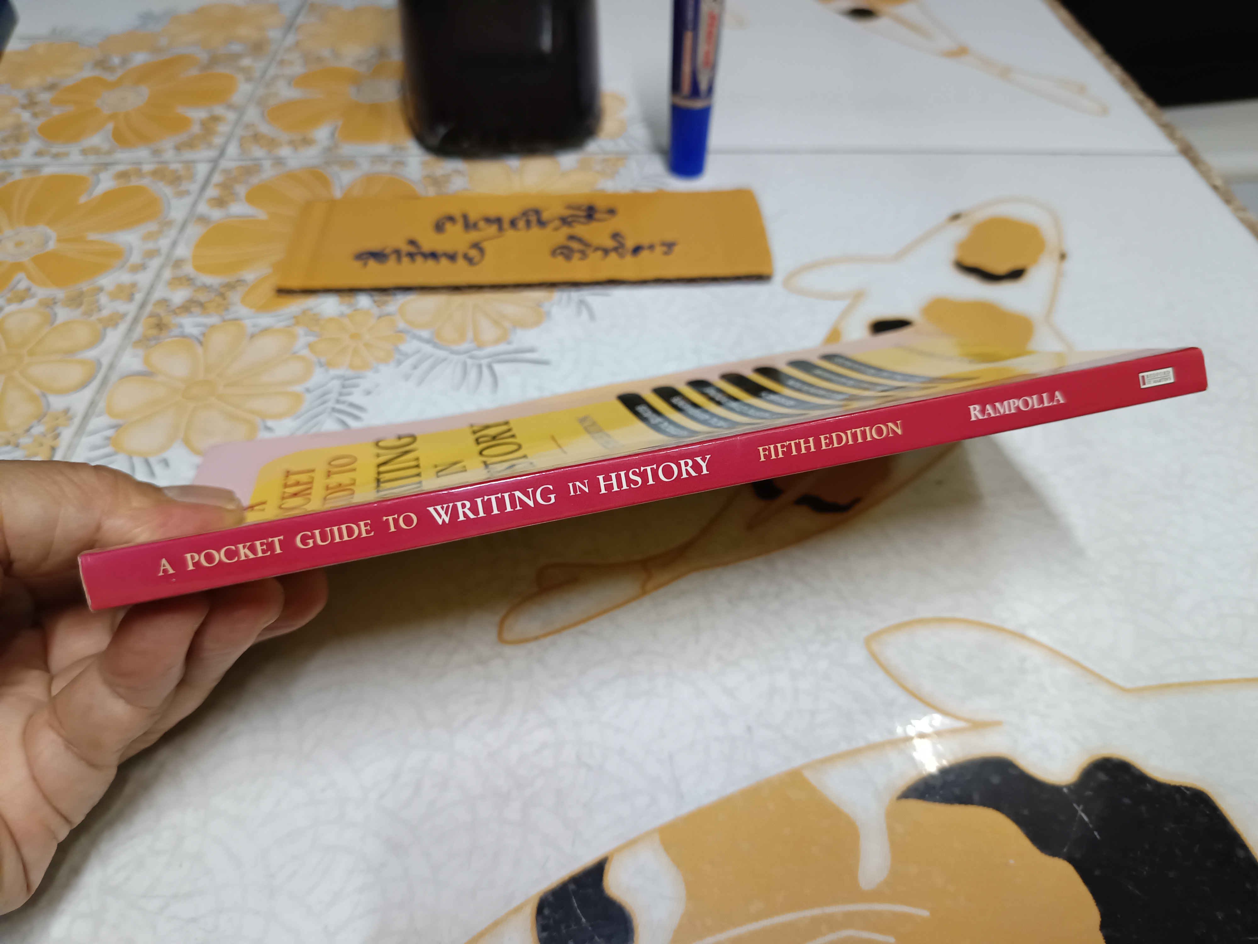 A Pocket Guide to Writing in History by Rampolla, Mary Lynn