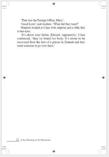 หนังสืออ่านนอกเวลาภาษาอังกฤษเรื่อง: In the Shadow of the Mountain + MP3 (ระดับ 5) In the Shadow of the Mountain + MP3 (Level 5) 险峰暗影（第5级）+ MP3