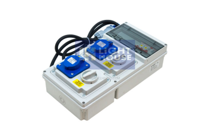 A10MA01-4 "DAKO PLUG" กล่องปลั๊กกระจายไฟ 2P+E 16A 230V IP44 230V 3H IP44