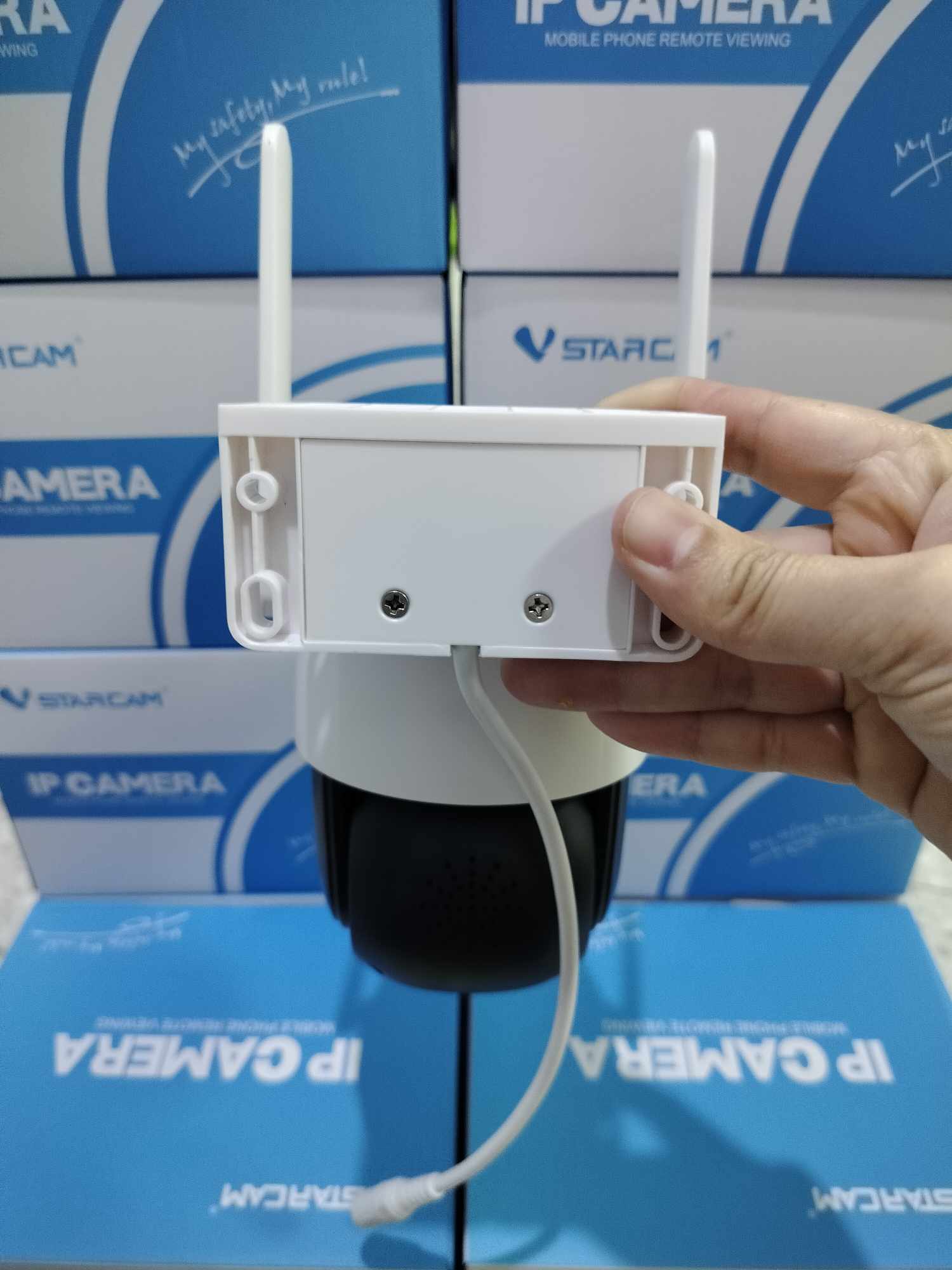 Vstarcam Vstarcam กล้องวงจรปิดภายนอกแบบใส่ซิมการ์ด รุ่นCG622 ความคมชัด2ล้านพิกเซล กันน้ำ ทนฝุ่น ทนแดด ขาว