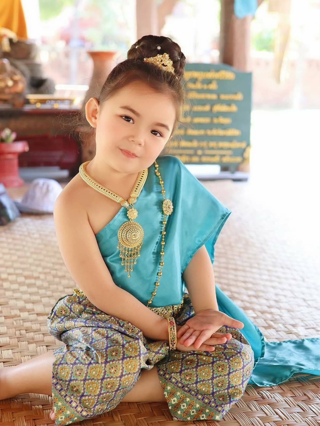 ชุดไทยเด็กหญิง สไบกับโจงกระเบน