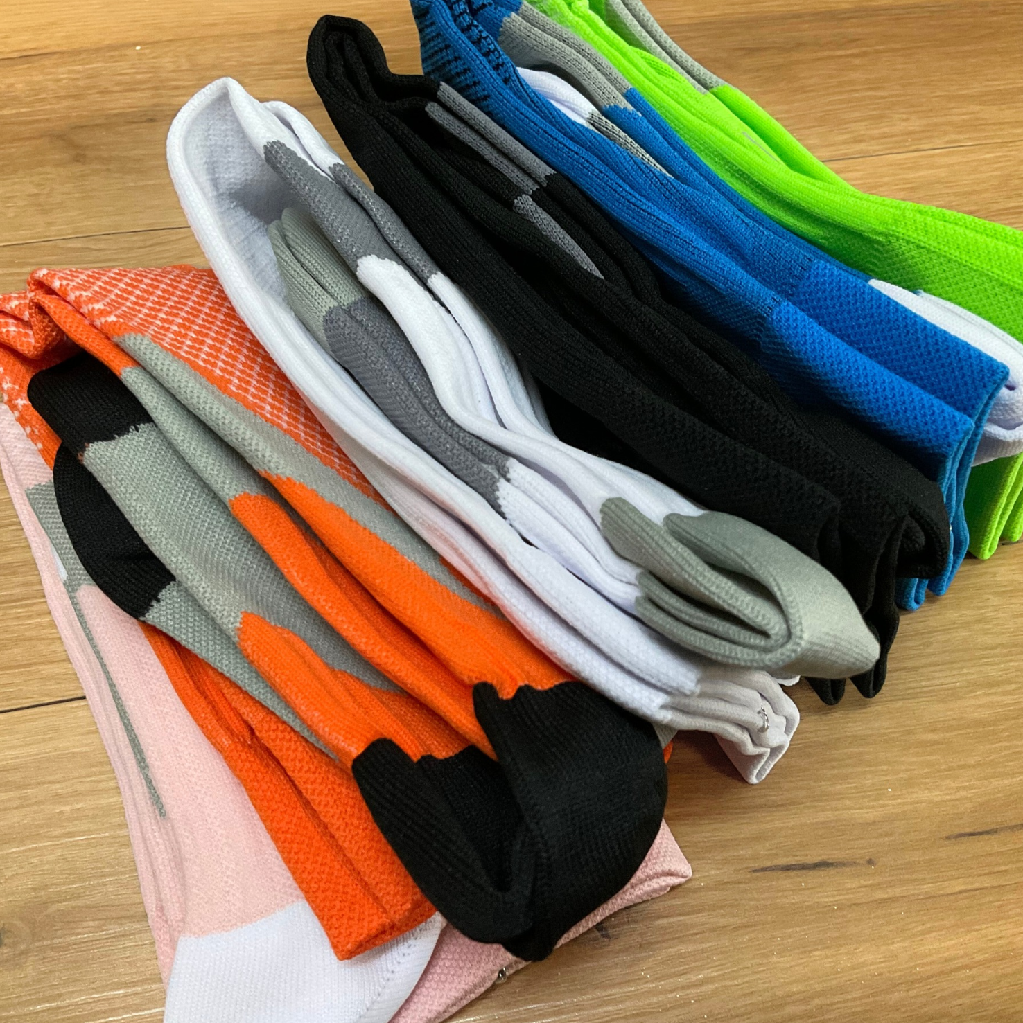ถุงเท้าวิ่งแบบยาว Compression Socks Running หนานุ่มสำหรับวิ่งมาราธอนทุกระยะ (N77)