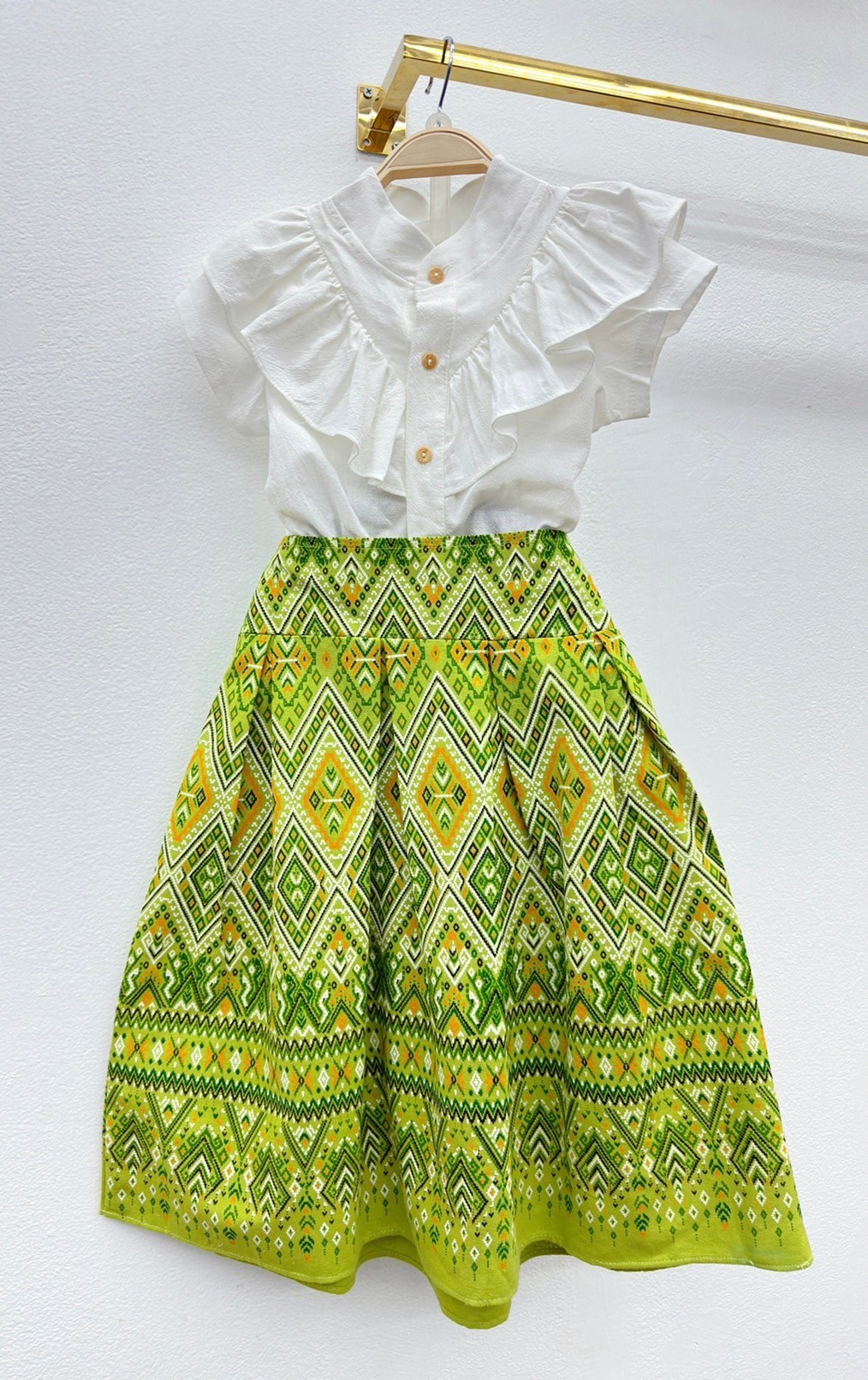 ชุดไทยเด็กหญิง setเสื้อกับกระโปรง