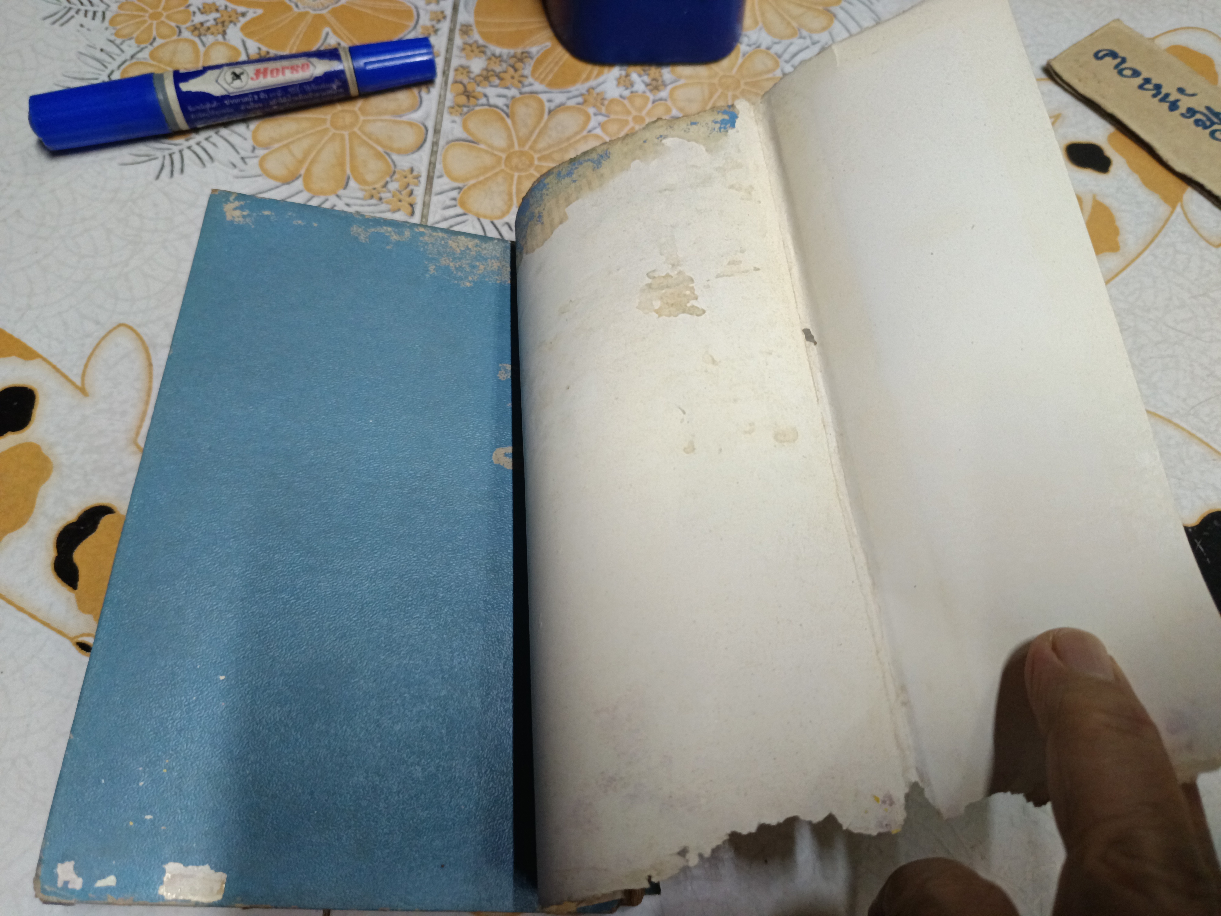 ตำรามวยสากล เคล็ดลับการฝึกแชมป์โลก โดย นิยม ทองชิตร์ (ผู้ฝึกสอนโผน กิ่งเพชร จนได้ตำแหน่งแชมป์เปี้ยนโลก - รุ่น ฟลายเวท เมื่อวันที่ 16 เมษายน 2503) มีใบหุ้มปก - อ่านรายละเอียด** **สินค้าหมด**