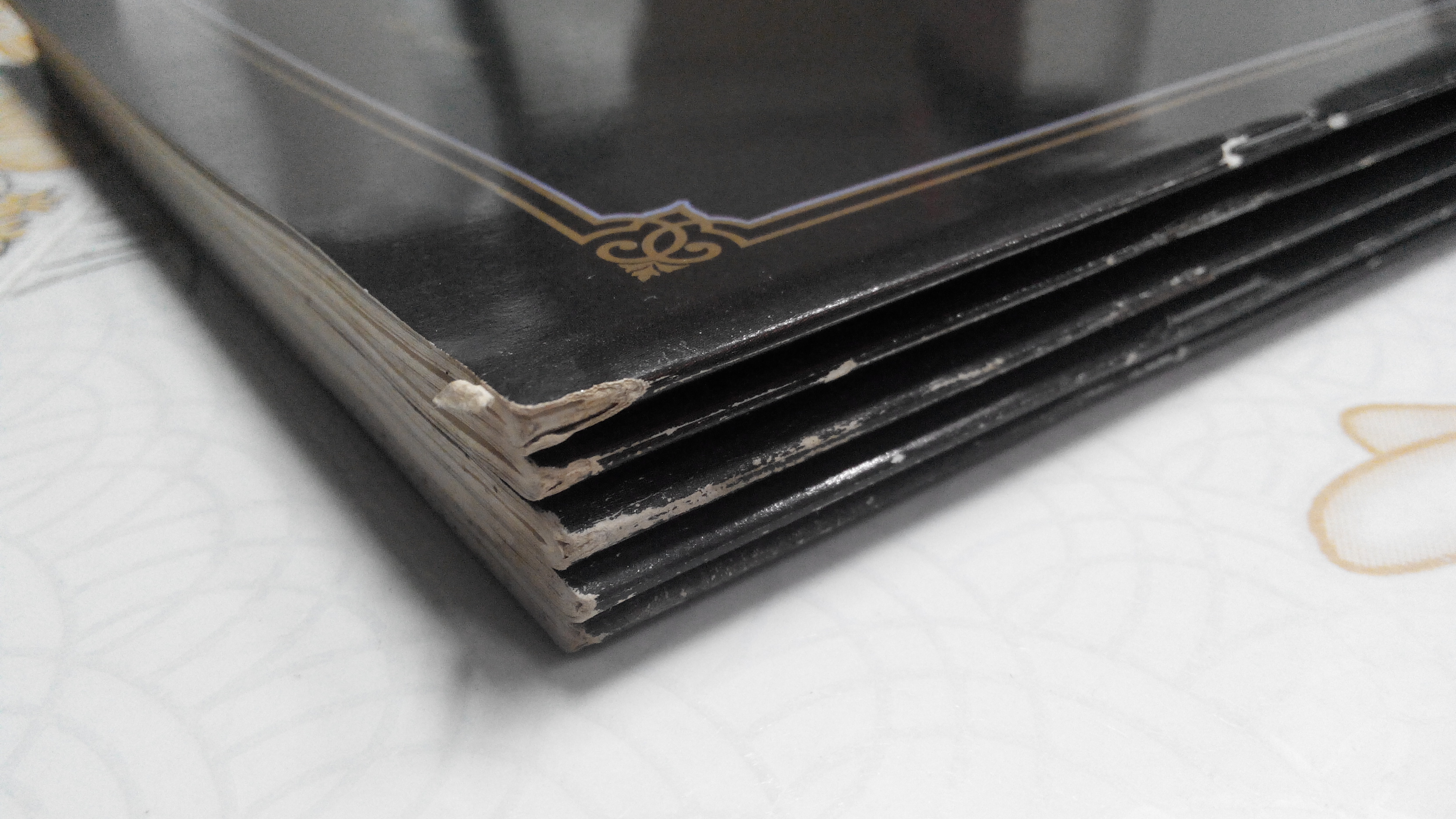 เครื่องถม เครื่องแก้ว เครื่องกระเบื้อง เครื่องพิพิธภัณฑ์ เครื่องทองและเครื่องเงิน ที่จัดแสดง ณ พระที่นั่งวิมานเมฆ พระราชวังดุสิต **สินค้าหมด**