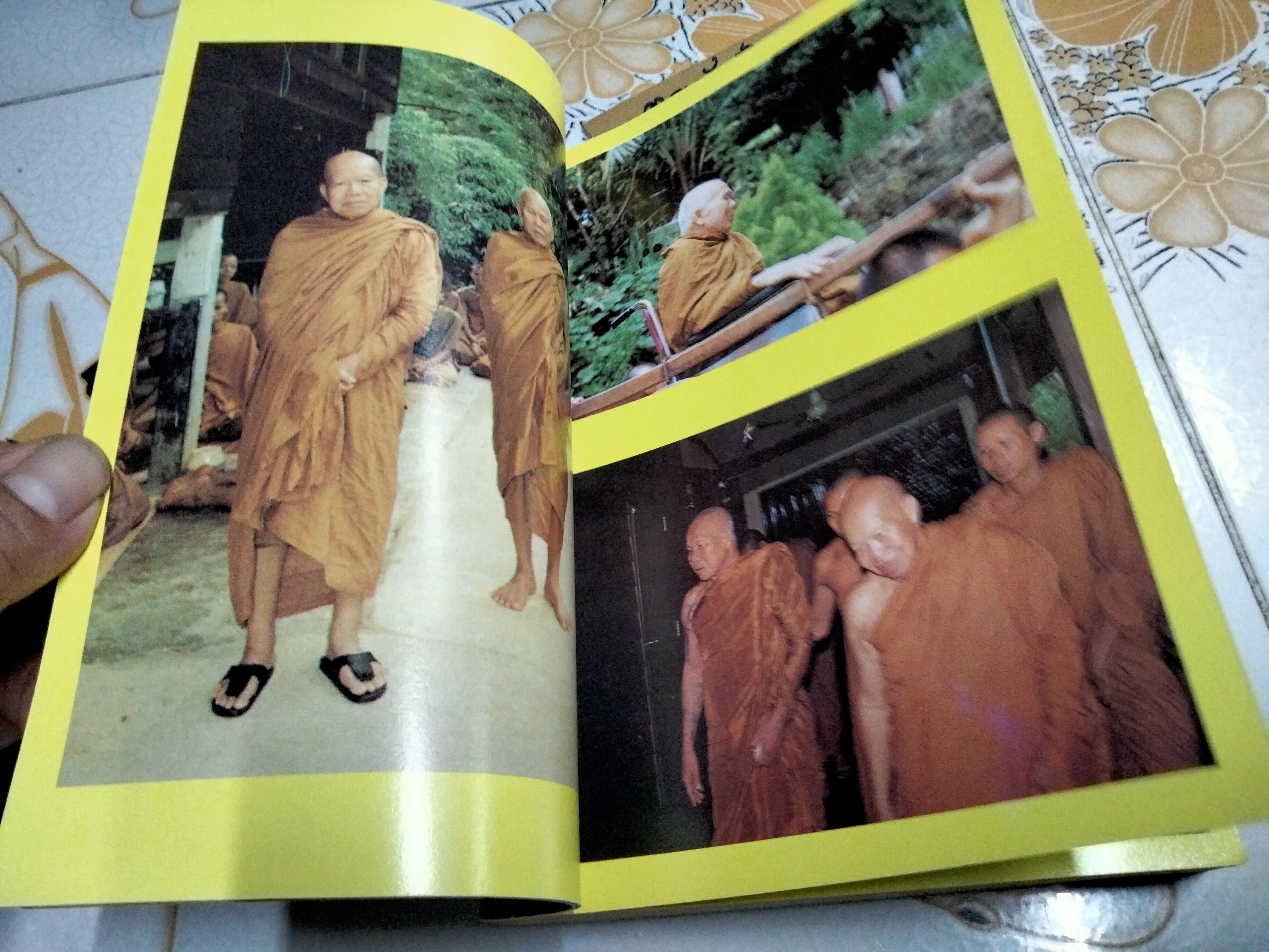 ชีวประวัติ ของ หลวงปู่หล้า เขมปฺตโต วัดบรรพตคีรี (ภูจ้อกอ) บ้านแวง ตำบลหนองสูงใต้ จังหวัดมุกดาหาร **สินค้าหมด**