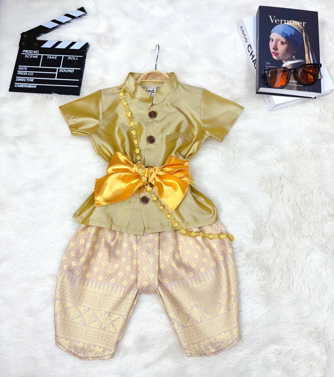 ชุดไทยผ้าไหมเด็กชาย