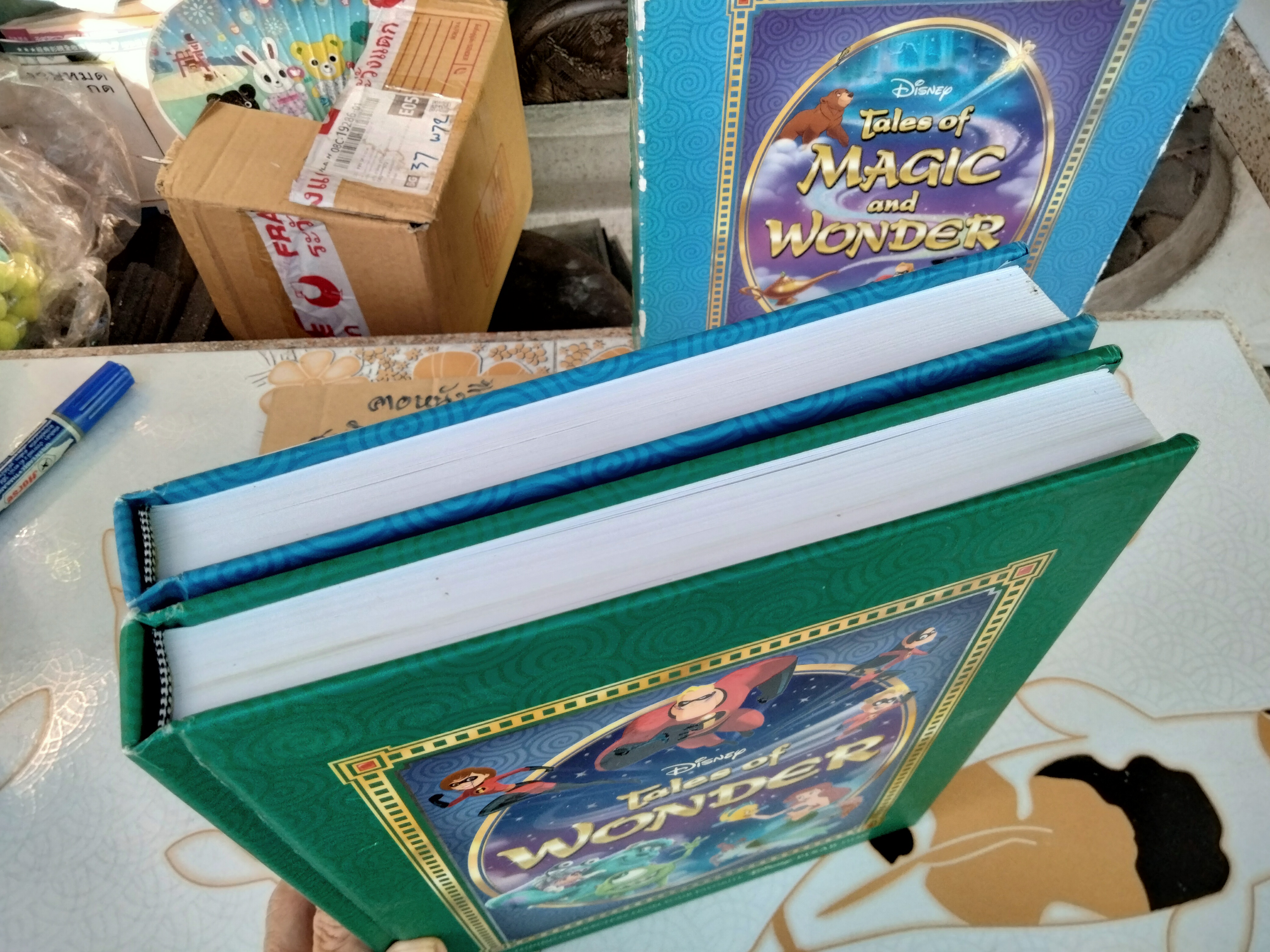 DISNEY - TALES OF MAGIC AND WONDER ( 2 เล่มชุดปกแข็งพร้อมกล่อง) ฉบับภาษาไทย **สินค้าหมด**