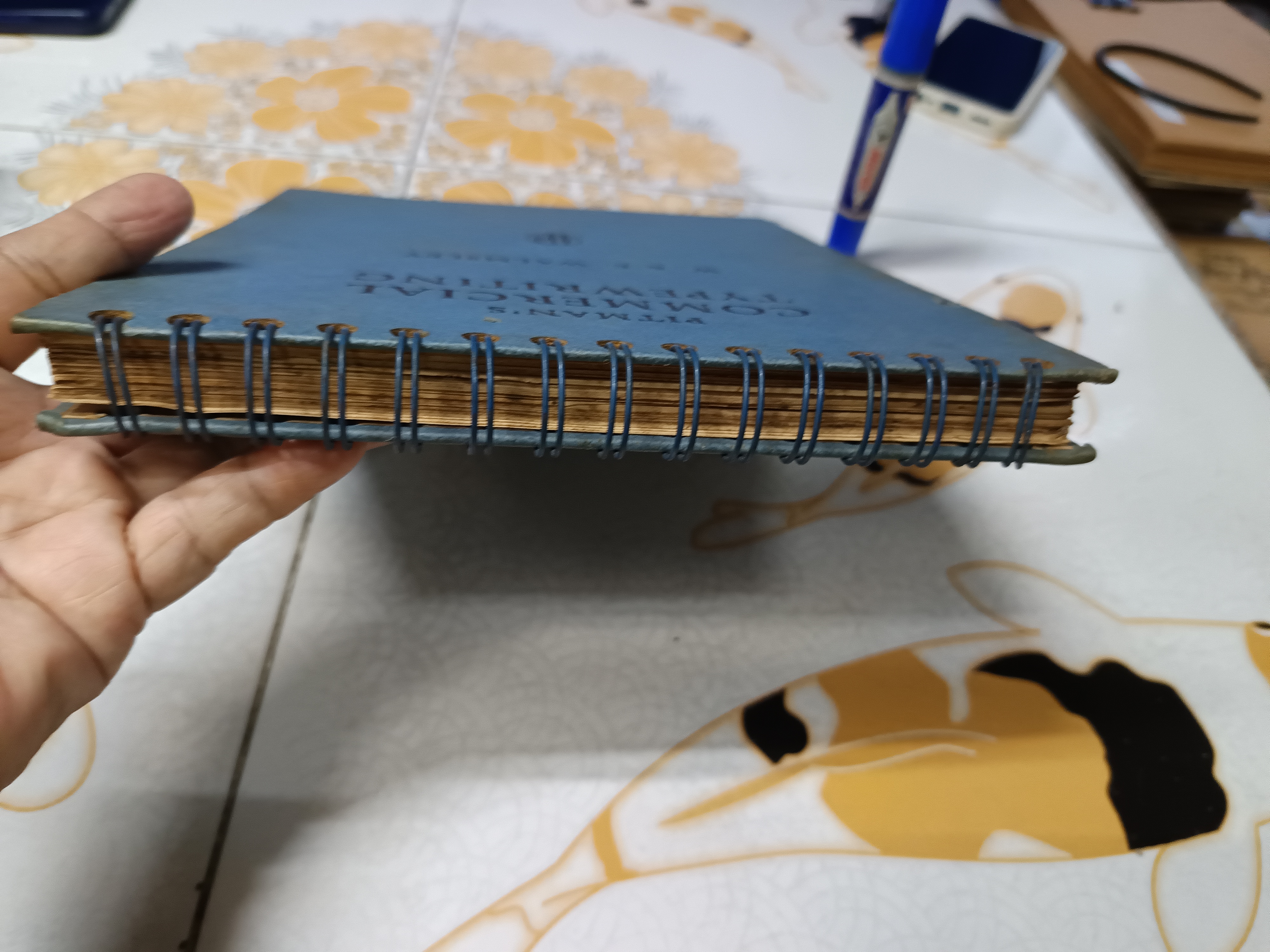 Pitman's commercial typewriting W. & E. Walmsley , 4th edition 1960 ตำราพิมพ์ดีดธุรกิจ , ตำราเก่า ปี พ.ศ 2503