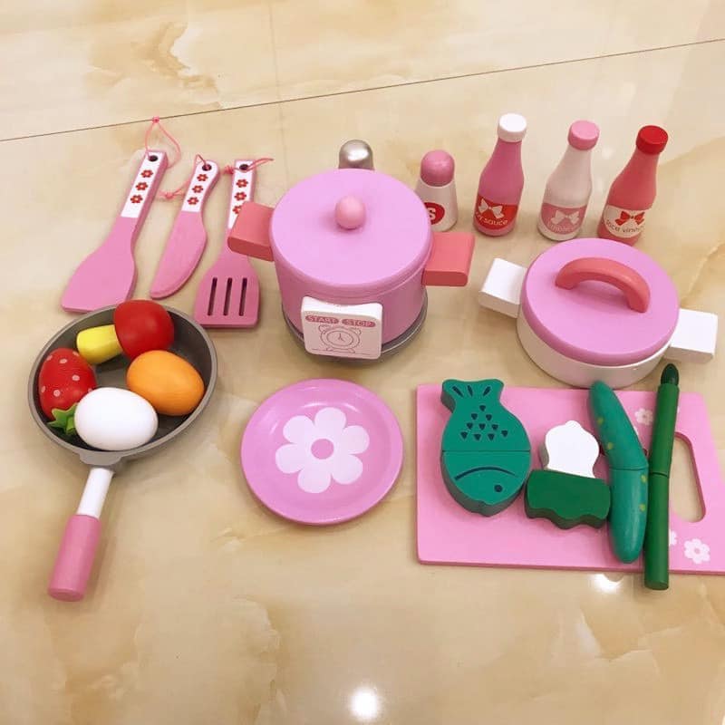 ชุดครัวไม้ใหญ่ อุปกรณ์ครบครัน