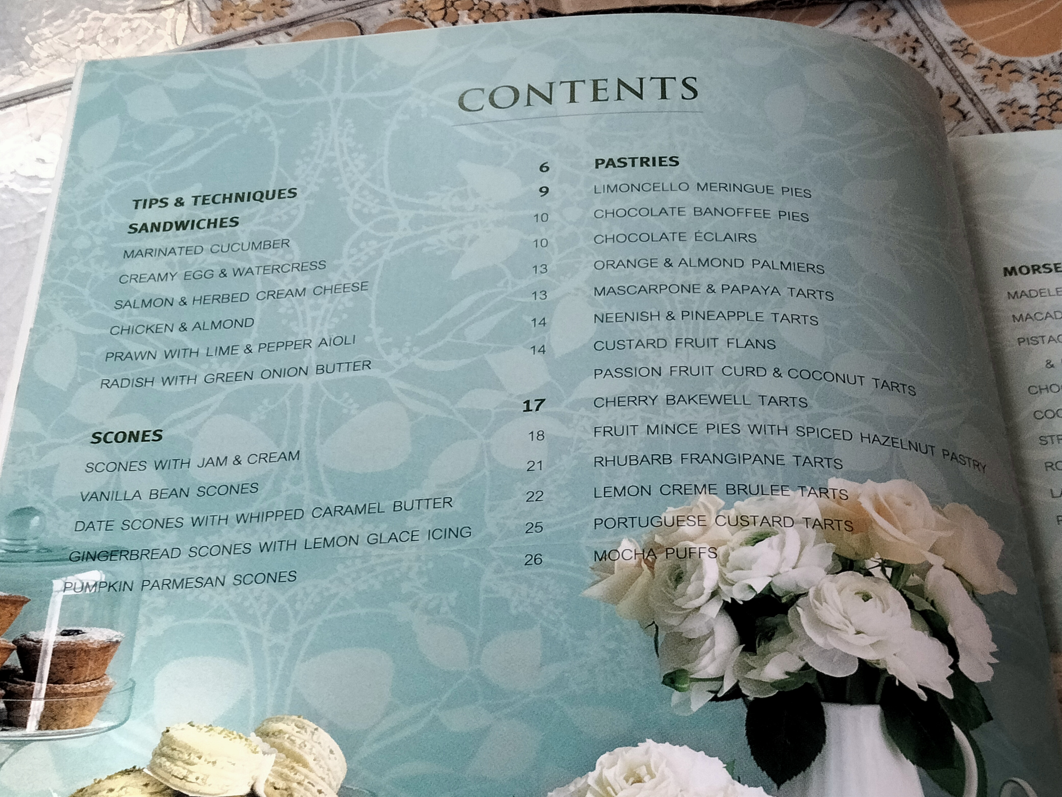 High Tea ของว่างคู่เวลาน้ำชา (ฉบับภาษาไทย) - Minna แปล **สินค้าหมด**