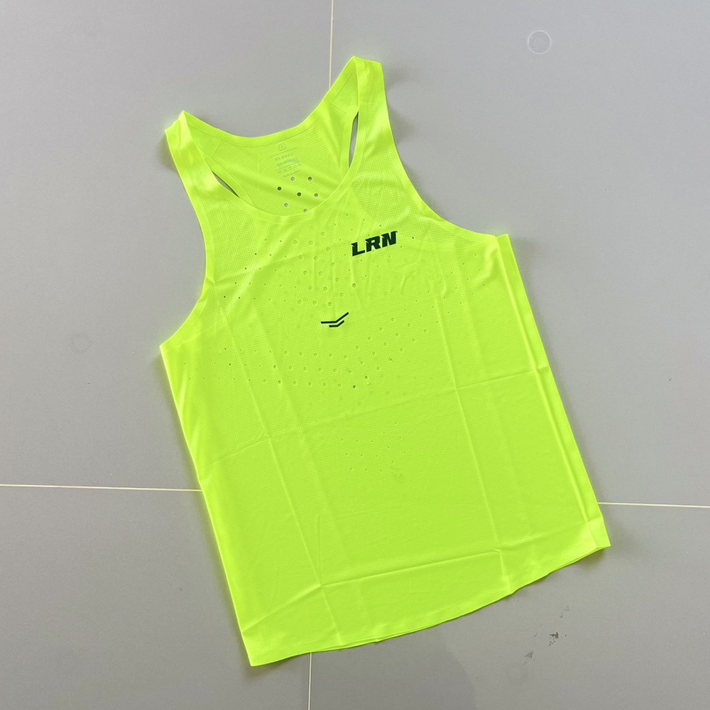 เสื้อกล้ามวิ่ง ชาย หญิง คอกลมน้ำหนักเบา 90 กรัม ใส่สบาย ใยผ้าคุณภาพสูง ไม่อมเหงื่อแห้งเร็ว (S30)