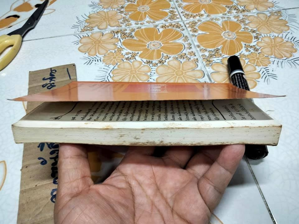 หนีไฟนรก - พิมพ์ครั้งแรก พ.ศ.2528 สำนักพิมพ์กะรัต **สินค้าหมด""