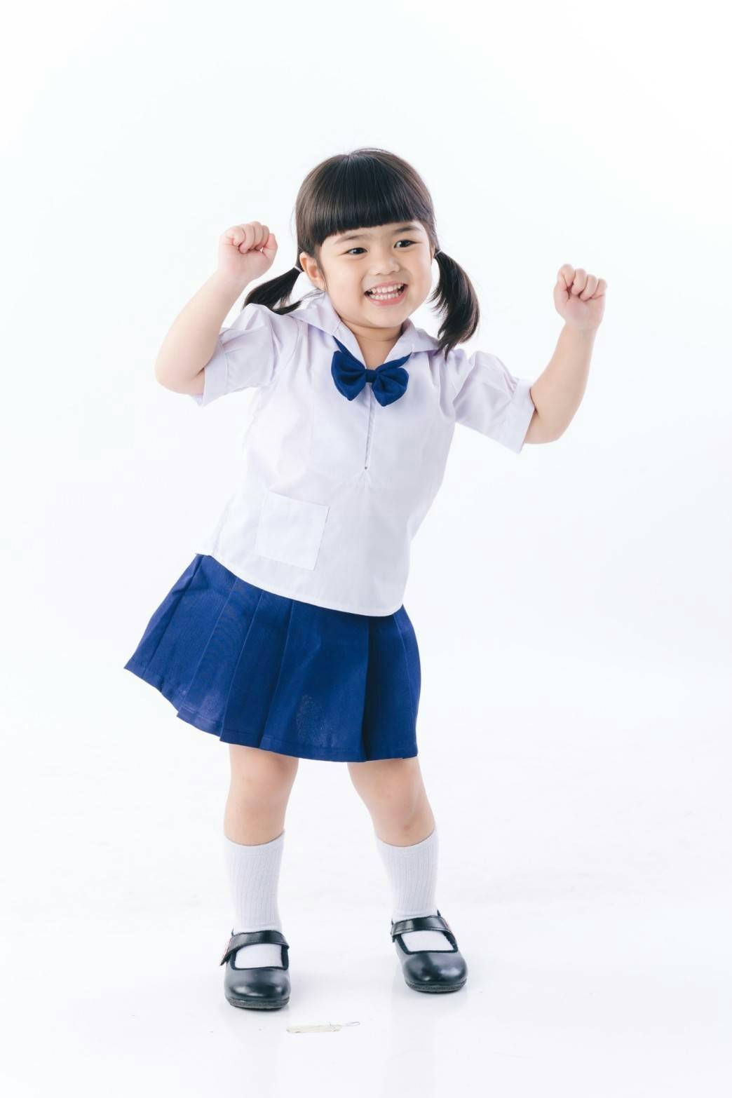 ชุดนักเรียน ม.ต้น เด็กน้อย
