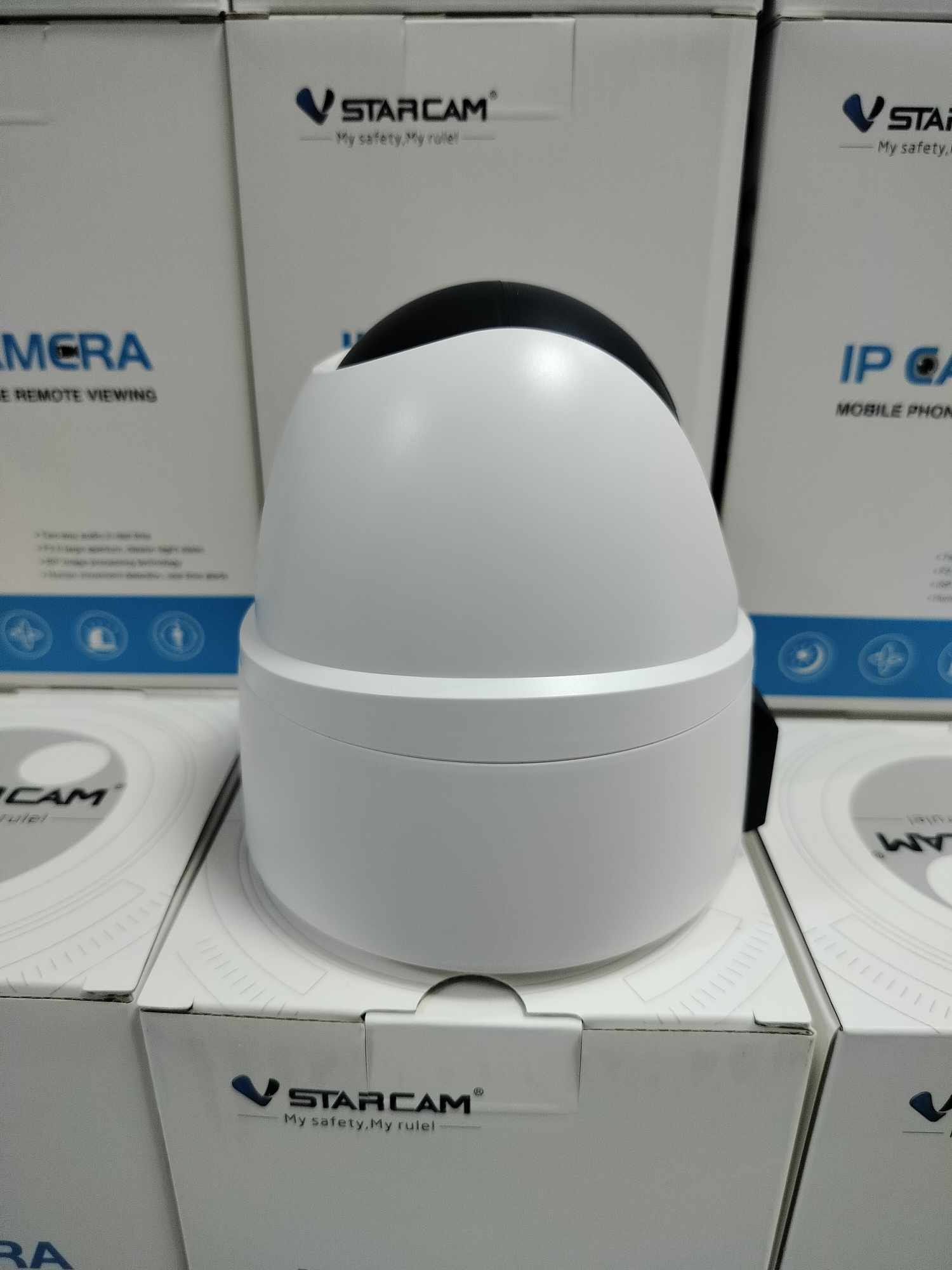 Vstarcam Vstarcam กล้องวงจรปิดใช้ภายในแบบ2เลนส์ ความคมชัด5ล้าน WIFIในตัว ดูผ่านมือถือพูดคุยโต้ตอบได้ ขาว