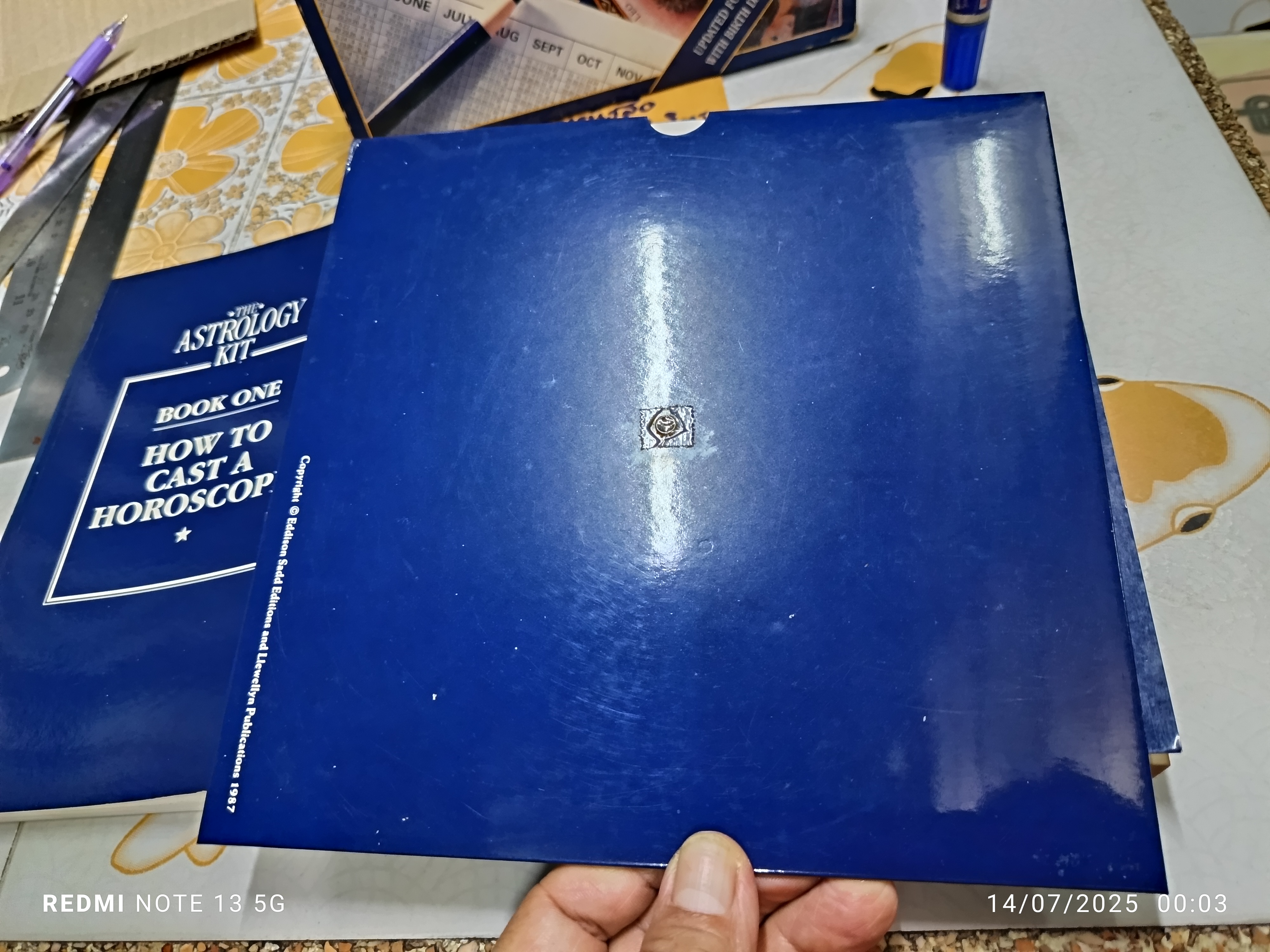 The Astrology Kit (ฉบับภาษาอังกฤษ) จัดทำโดย Grant Lewi