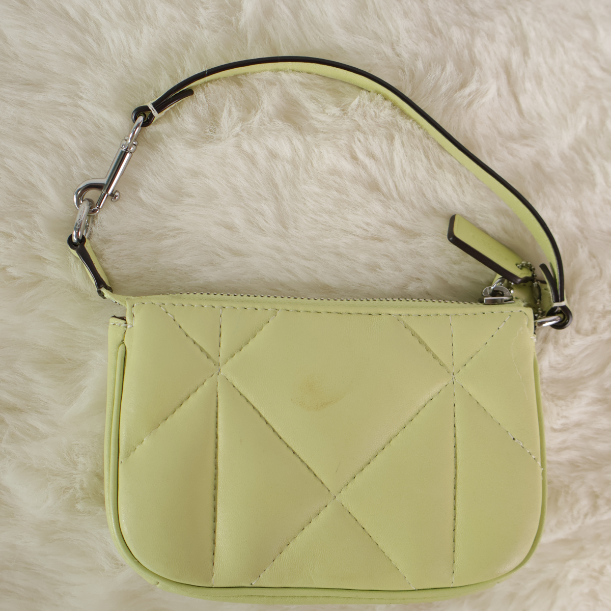 Coach Nolita 15 With Puffy Diamond Quilting กระเป๋าคล้องมือ