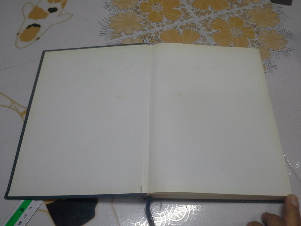 ปากะศิลป (ศิลปศาสตร์การครัวของชาติต่างๆ) - หนังสือพิมพ์เป็นที่ระลึกในการฌาปนกิจศพ คุณแม่อัมพร พิทักษ์ไพรวัน (ปกมีคราบฝุ่น) **สินค้าหมด**