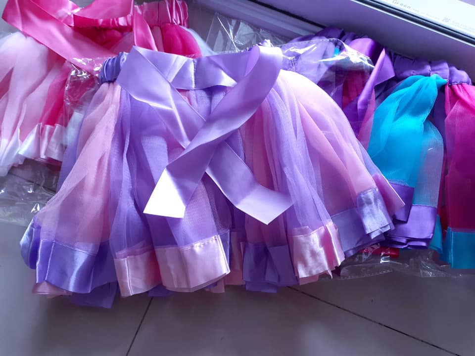 กระโปรงฟรุ้งฟริ้งแฟนซีสีรุ้ง