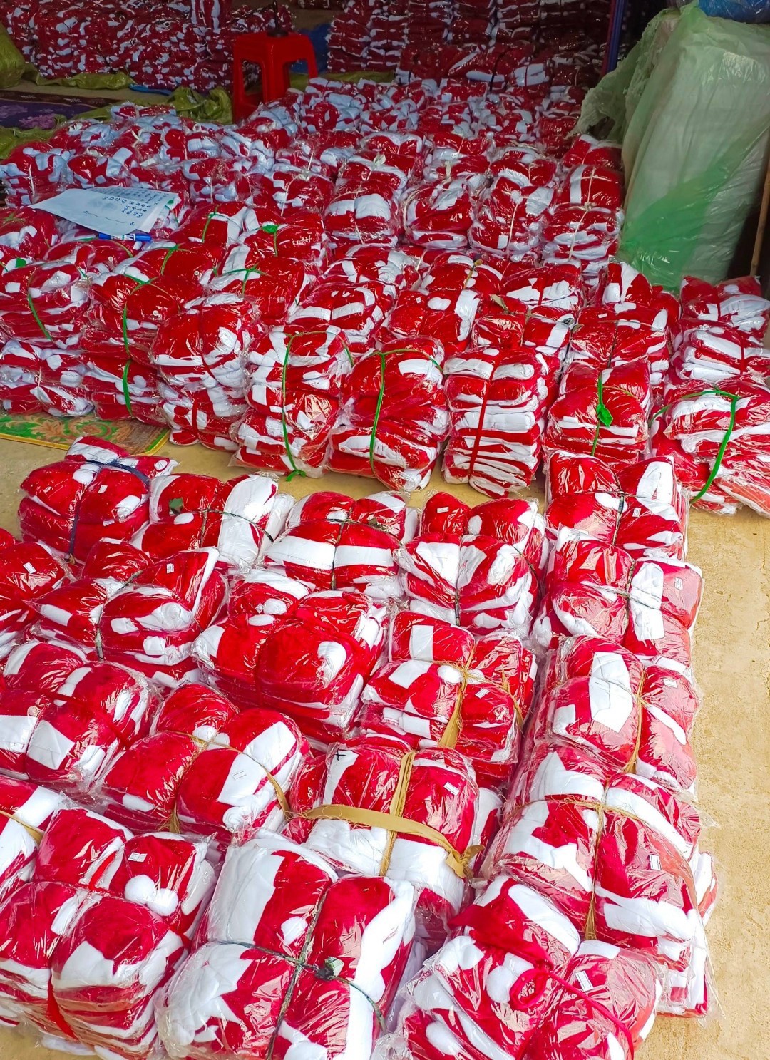 ชุดซานต้าซานตี้เด็ก ผ้ากำมะหยี่บาง