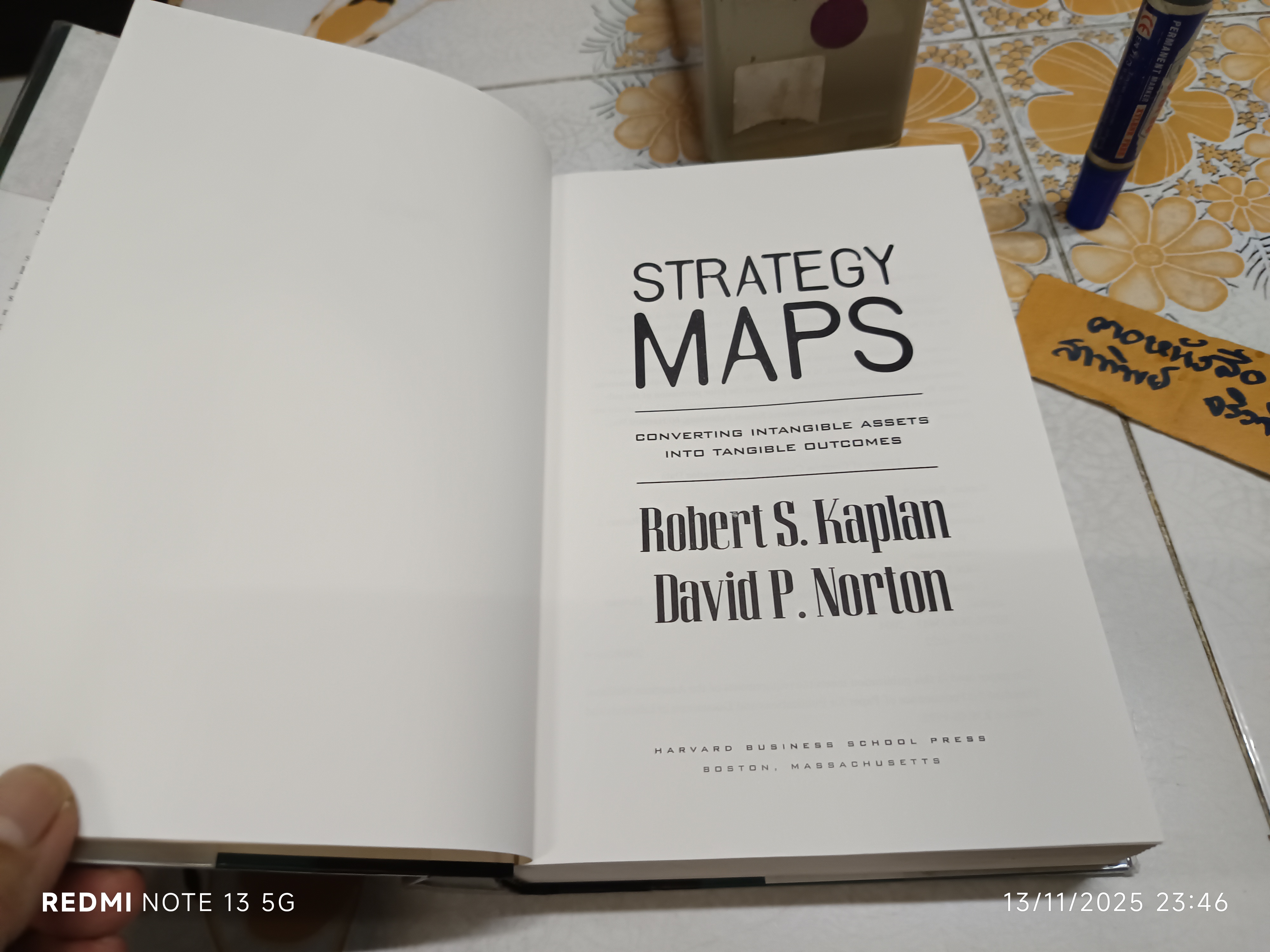 Strategy Maps : Converting Intangible Assets into Tangible Outcomes , Kaplan (ฉบับภาษาอังกฤษ)