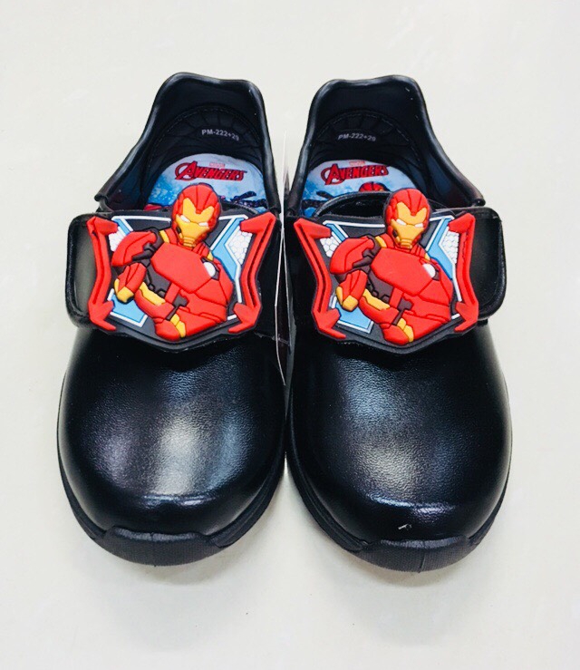 รองเท้าหนังนักเรียน Popman ลาย Ironman