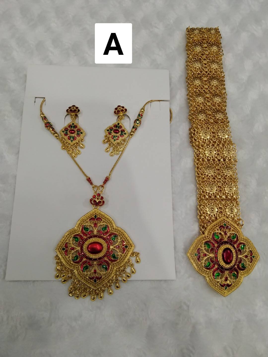 เครื่องประดับชุดไทยเด็ก มีหลายรายการนะคะ