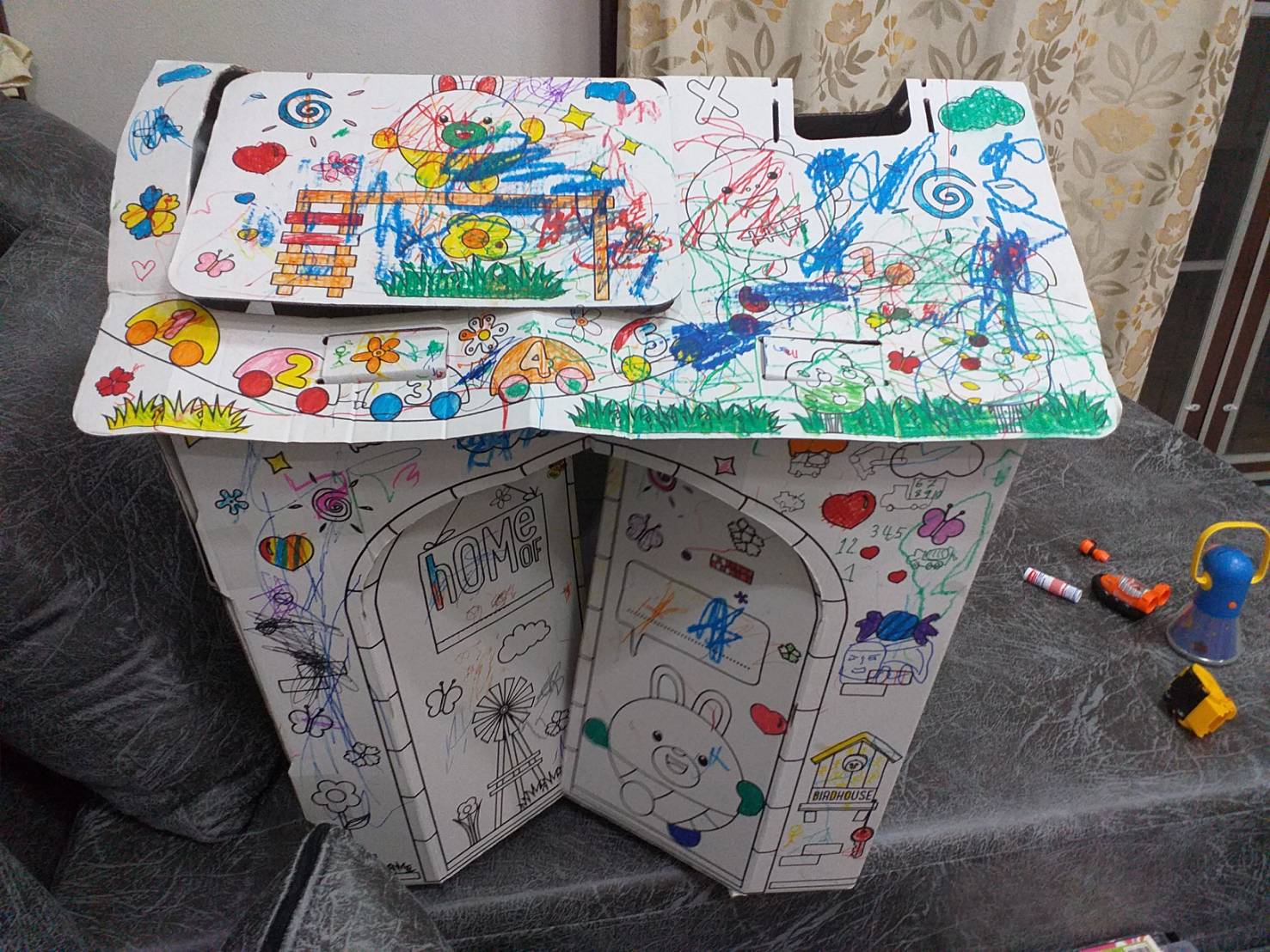 ของเล่นเด็ก บ้านกระดาษขนาดใหญ่