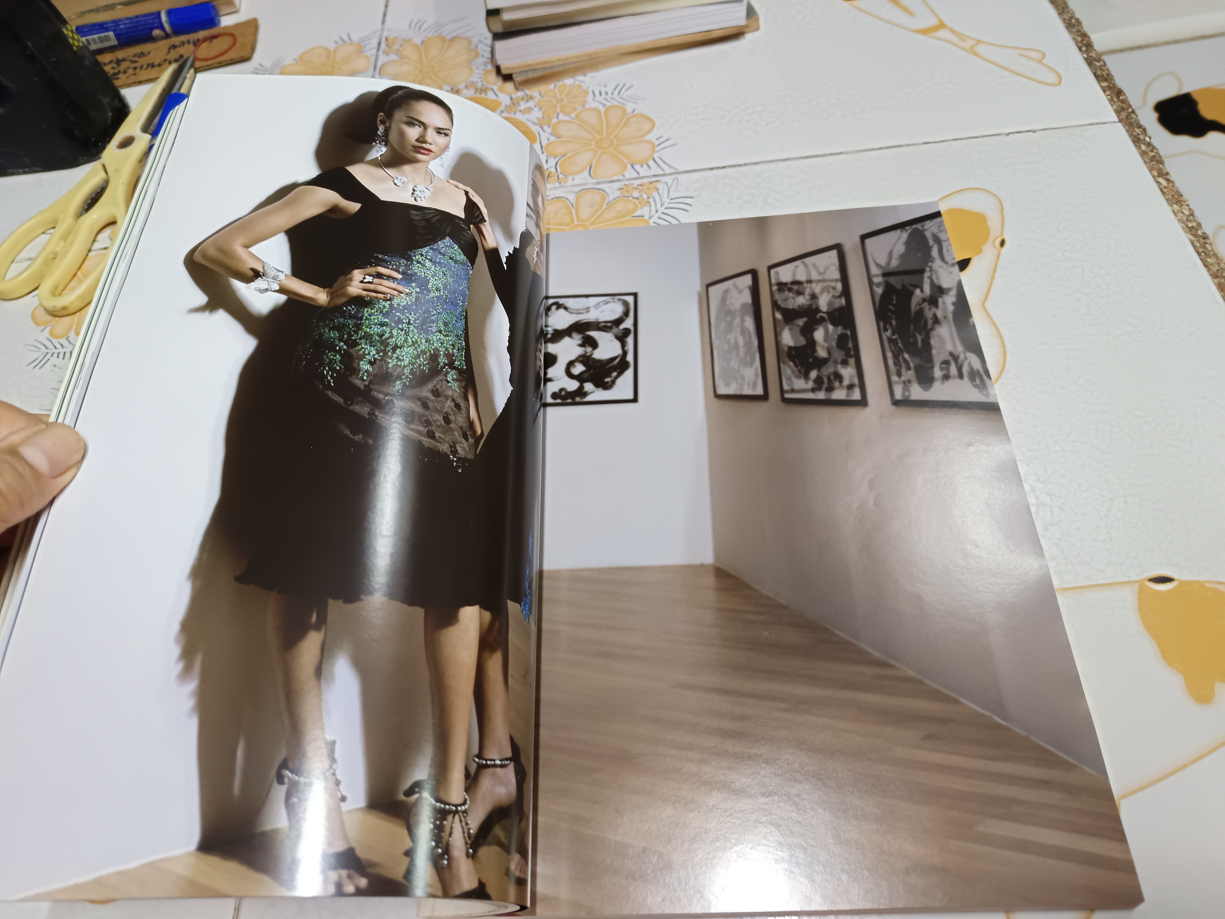 นิตยสารพลอยแกมเพชร ฉบับ ไตรสูรย์-ถวัลย์ ดัชนี ปก เข็ม รุจิรา ช่วยเกื้อ ปีที่ 13 ฉบับที่ 308 **สินค้าหมด**