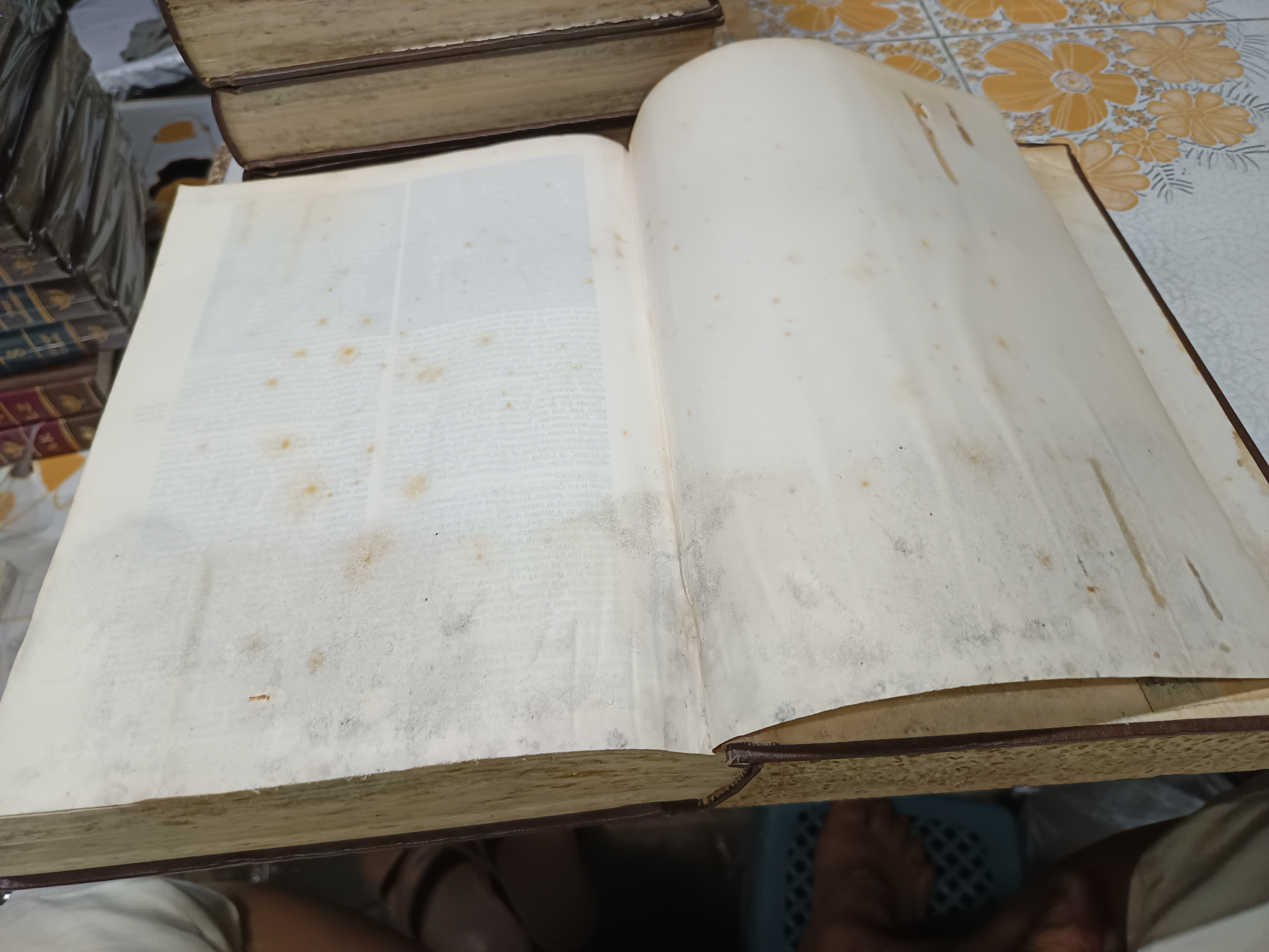 The New Encyclopedia Britannica Fifteenth Edition (1985) Volumes 1-29 + 2 “Index” Books (A-K, L-Z) ** มีตำหนิ