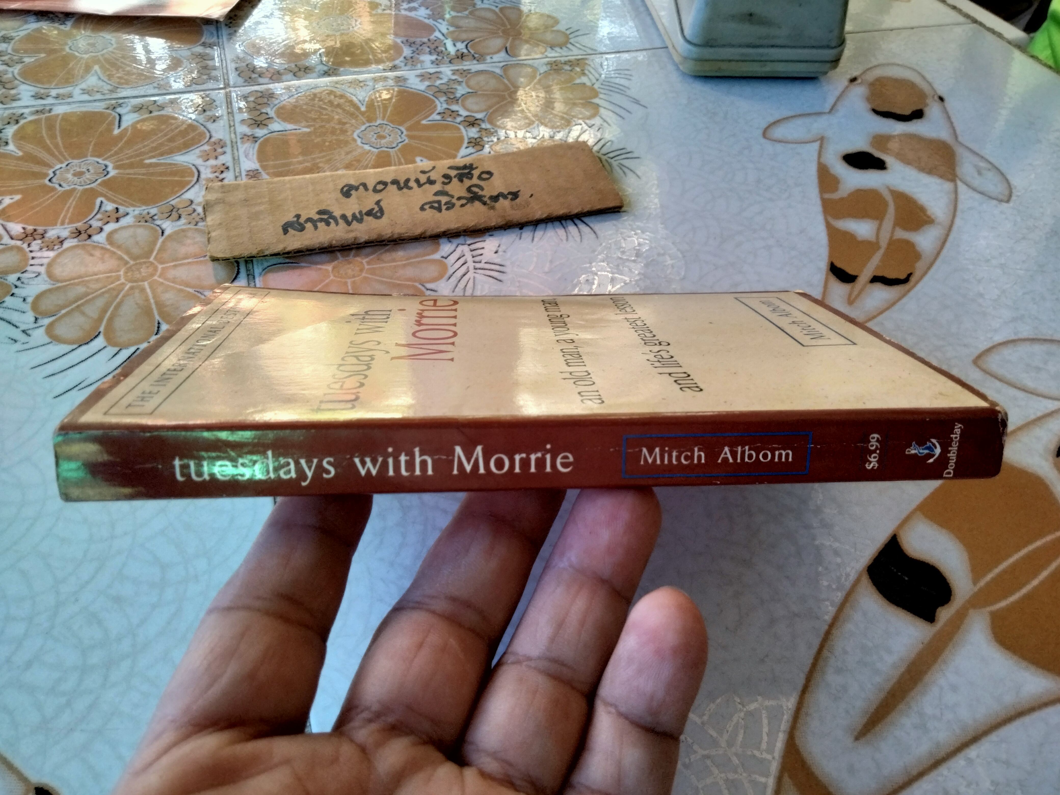Tuesdays with Morrie - Mitch Albom (ปกอ่อน - ฉบับภาษาอังกฤษ)