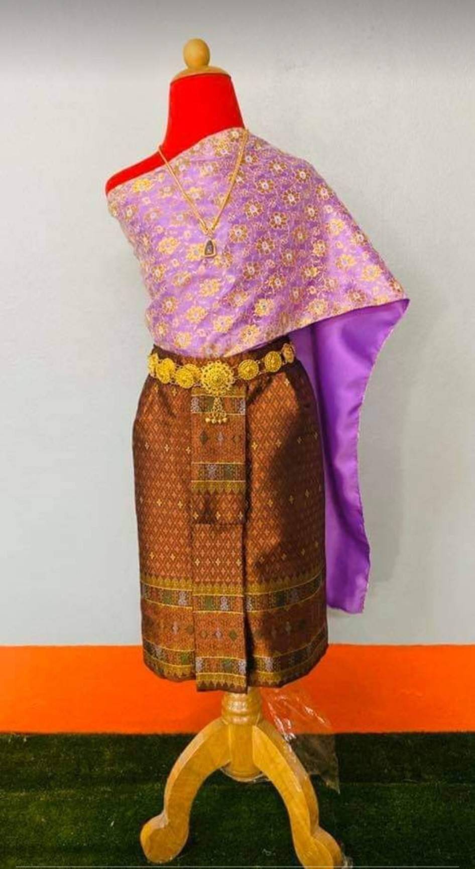 ชุดไทยเด็กหญิง สไบกับผ้าถุง