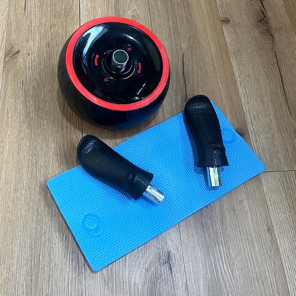 ลูกกลิ้งบริหารหน้าท้อง ฝึกกล้ามท้อง ด้านในลูกล้อมีสปริงในตัว ช่วยให้ง่ายในจังหวะดึงตัวกลับ (J8)