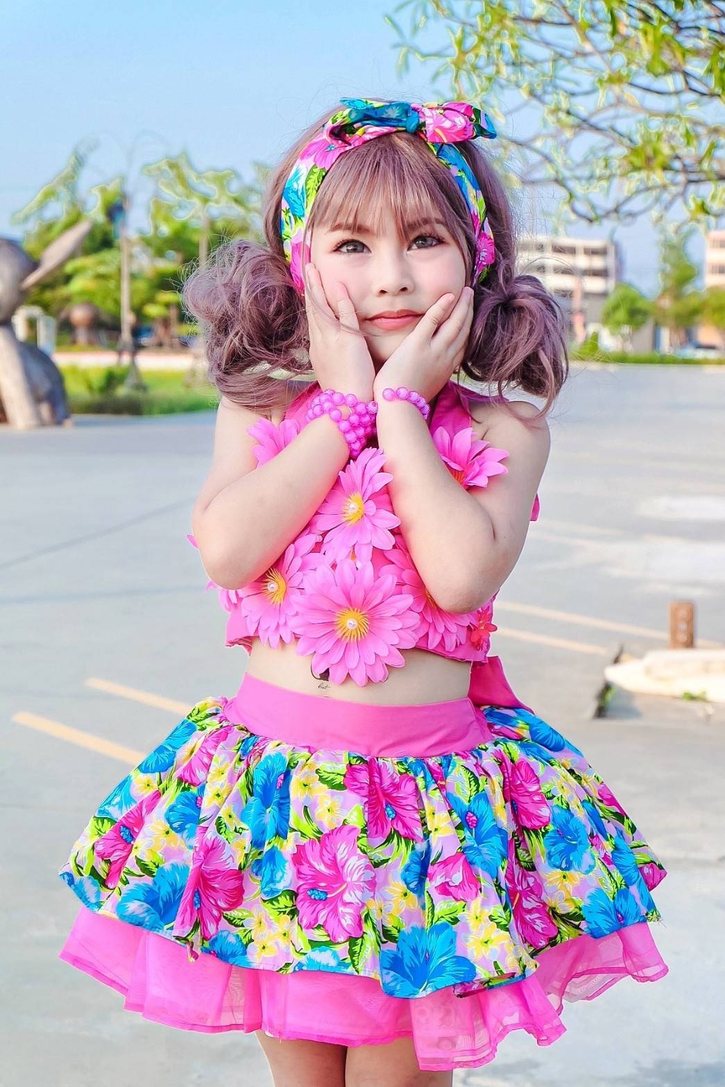 ชุดกระโปรงเด็กหญิง แต่งดอกแจ่มๆ