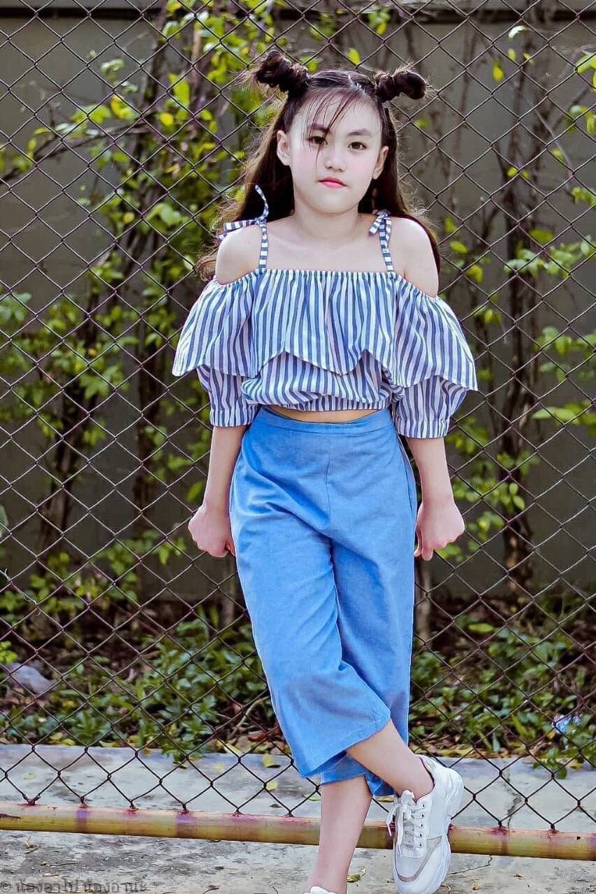 ชุดกางเกงเด็กโต เสื้อเปิดไหล่กับกางเกง