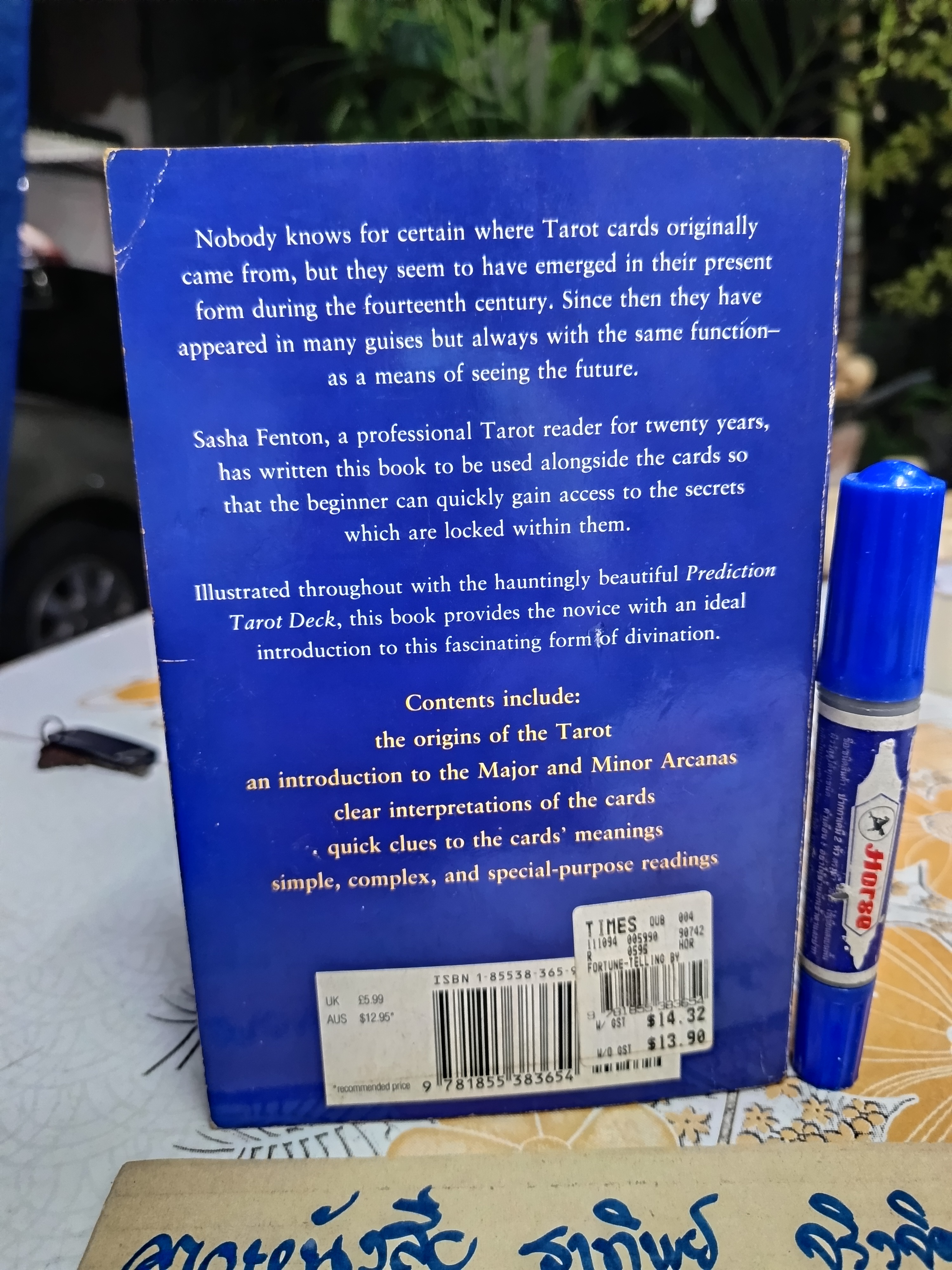 Fortune Telling by Tarot Cards : A Beginner's Guide to Understanding the Tarot. By. Sasha Fenton **สินค้าหมด**