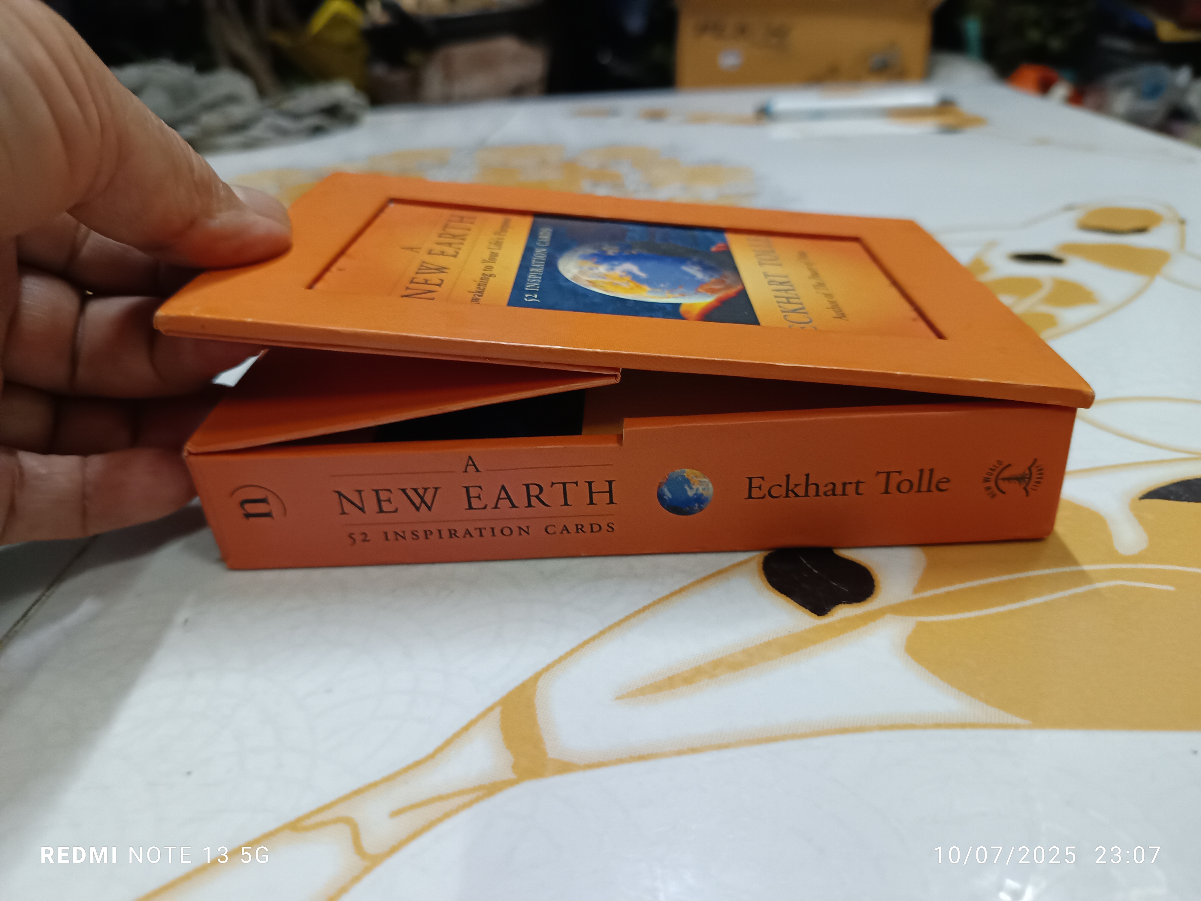 New Earth : Awakening to Your Life 's Purpose + 52 Inspiration cards (box set) By Eckhart Tolle **ไพ่ครบ 52 ใบ **สินค้าหมด**