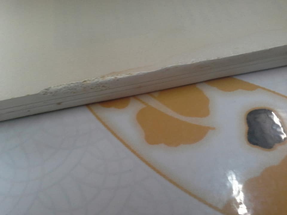 สีลม ย่าหยา และตำราอาหาร โดย นวพร เรืองสกุล (หนังสือมีคราบน้ำ มีรอยตำหนิ) **สินค้าหมด**