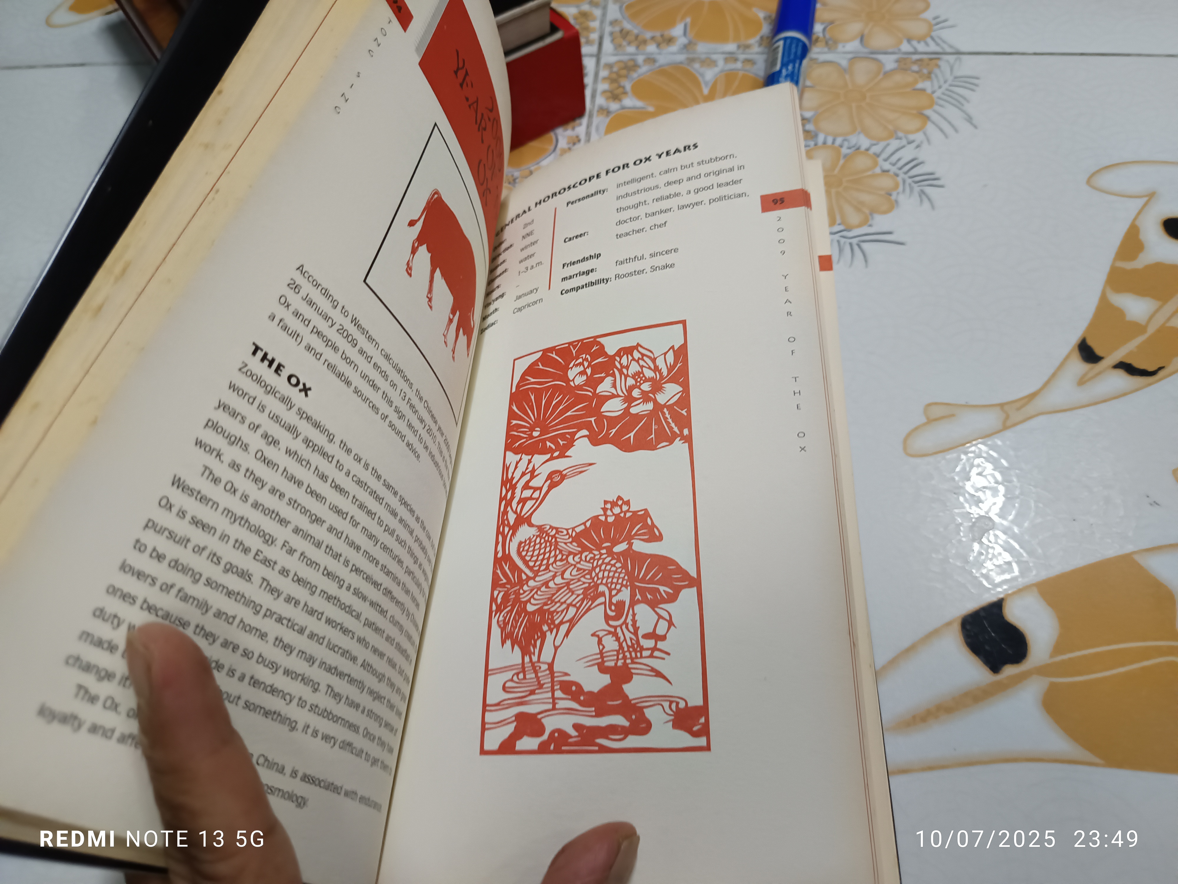 Tong Sing : The Book of Wisdom Based on the Ancient Chinese Almanac **สินค้าหมด**