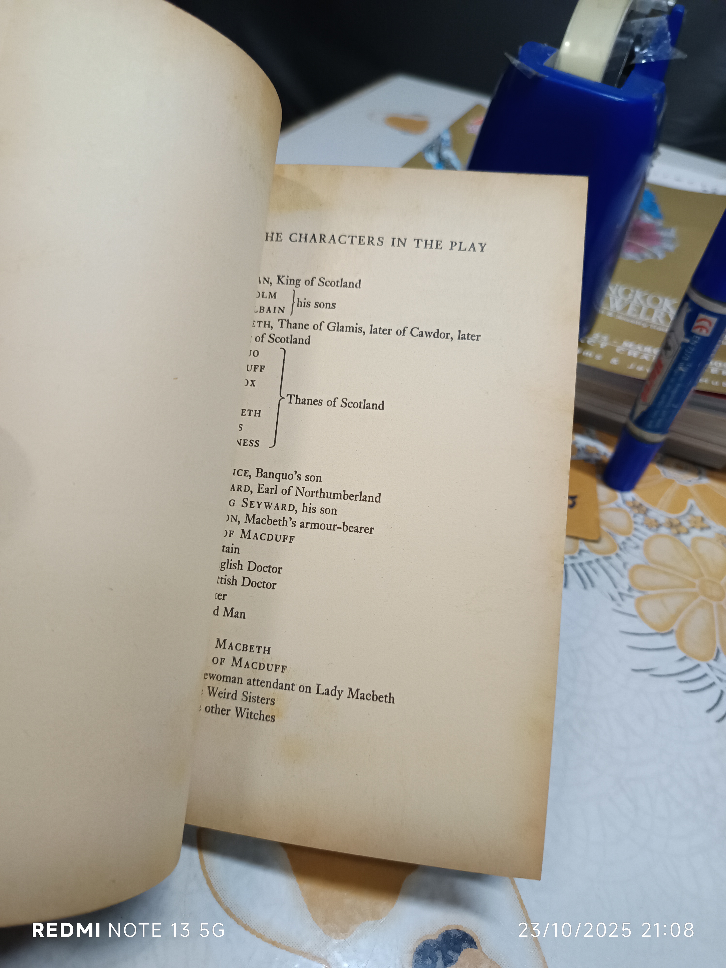 Macbeth ,William Shakespeare Great covers by Paul Hogarth Vintage ,1983