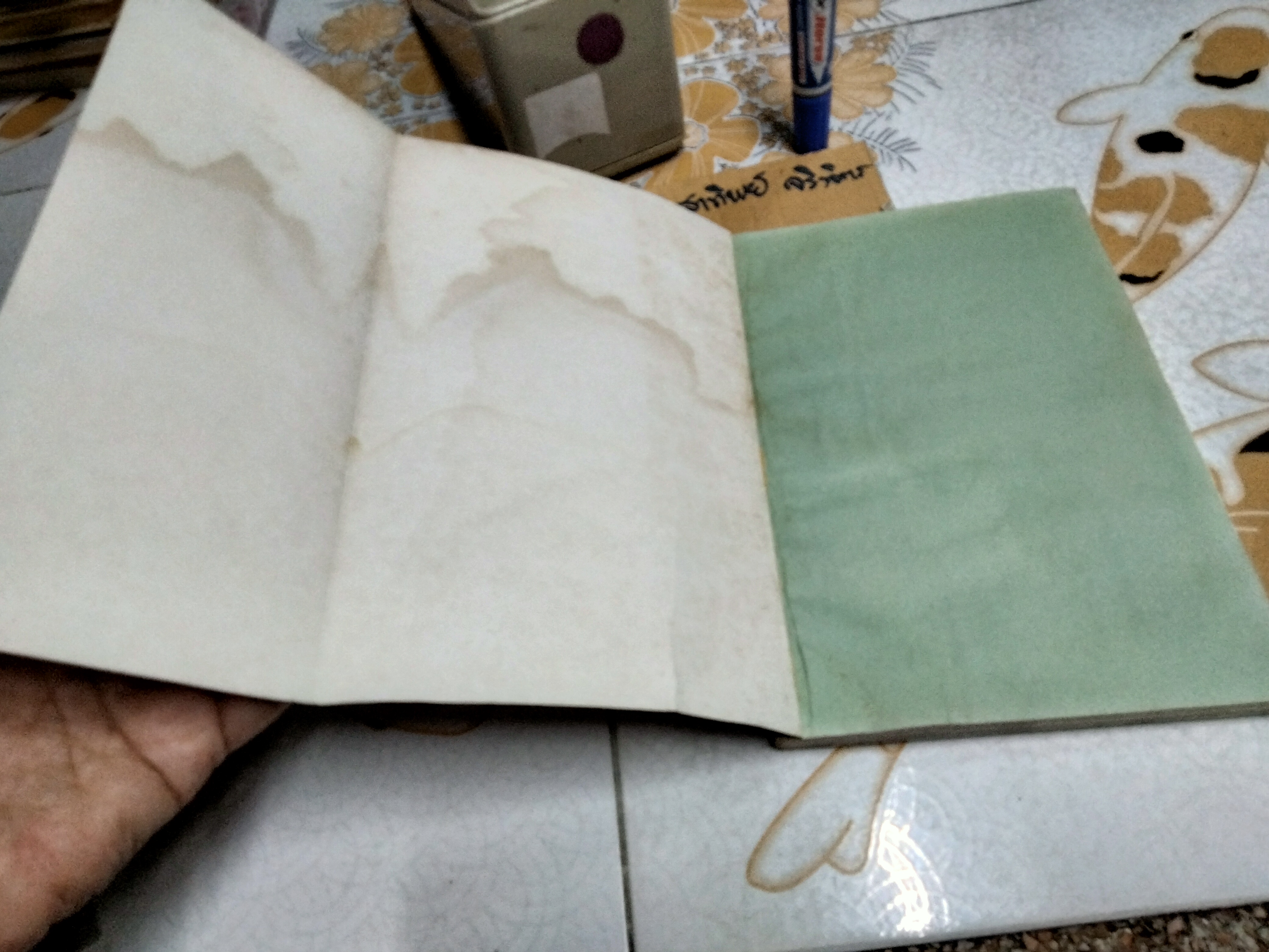 เพื่อน ความหมายในวรรณกรรมจีน (A Chinese Book of Friendship) โดย T.C.LAI วัฒนา พัฒนพงศ์ แปลและเรียบเรียง พิมพ์ครั้งที่ 3/2537 ** หนังสือโดนน้ำ