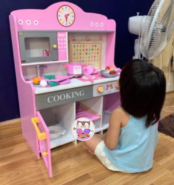 ชุดครัวไม้ใหญ่ อุปกรณ์ครบครัน