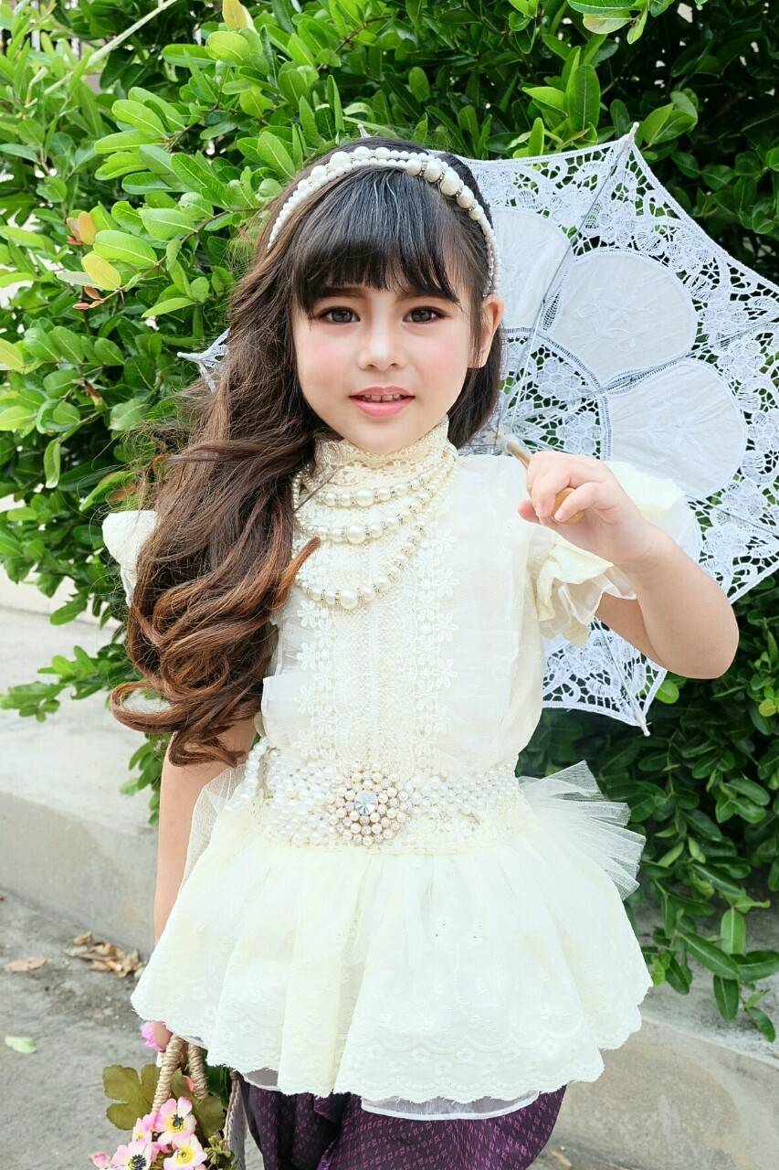 ชุดไทยเด็กหญิง เสื้อลูกไม้กับโจง