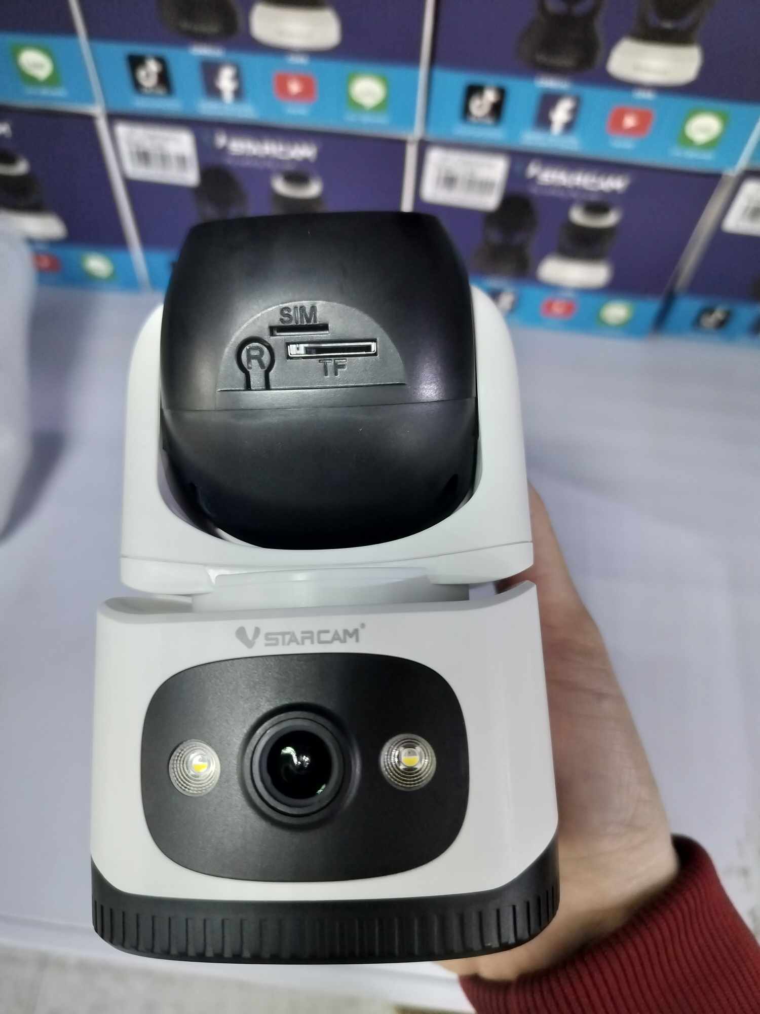 Vstarcam Vstarcam กล้องวงจรปิดภายในแบบใส่ซิมการ์ด กล้อง2เลนส์ รุ่นCG995DR ความคมชัด2ล้านพิกเซล ขาว