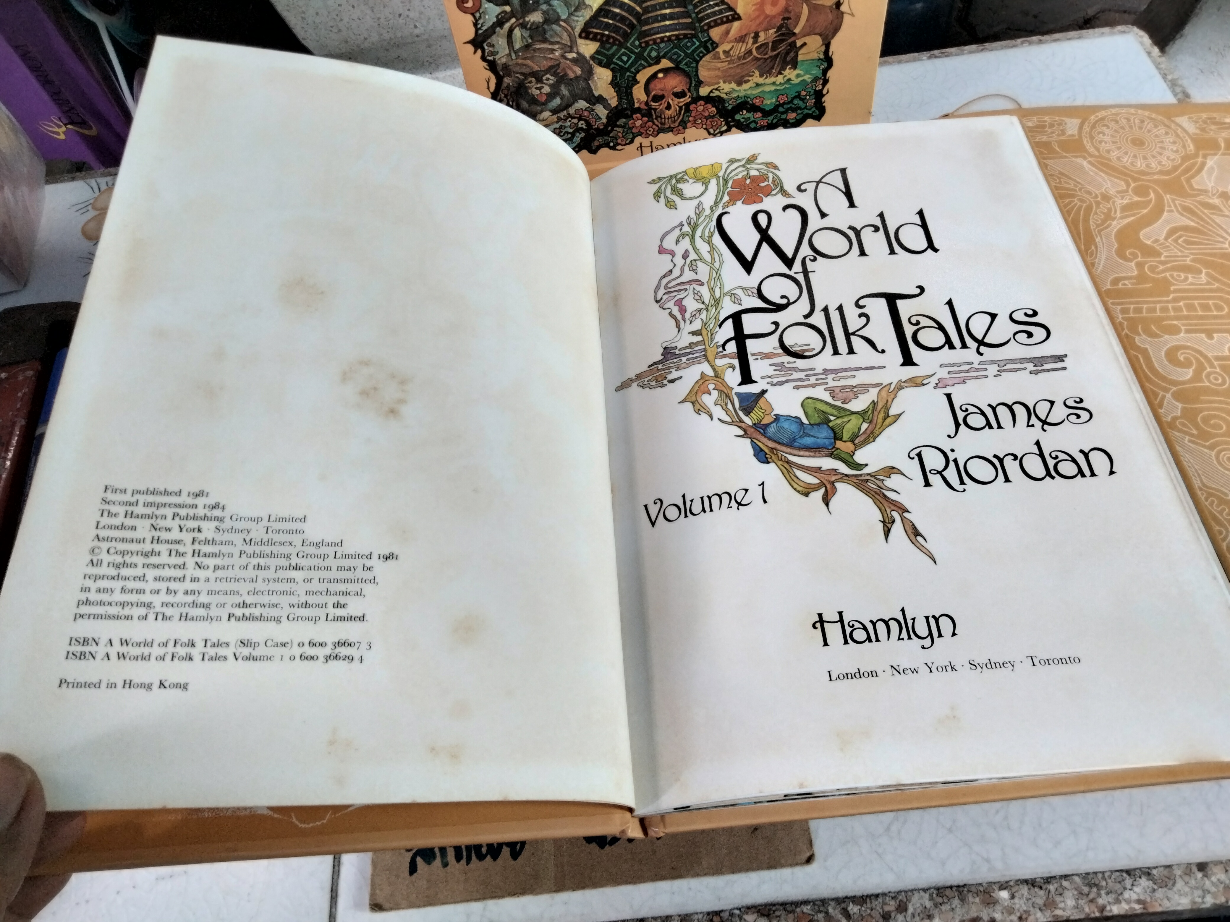 A WORLD OF FOLK TALES (5 เล่ม Box set) by JAMES RIORDAN
