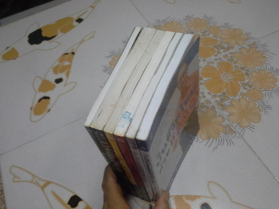 หนังสือชุดชีวจิต ของ อ.สาทิส อินทรกำแหง จำนวน 6 เล่ม **สินค้าหมด**