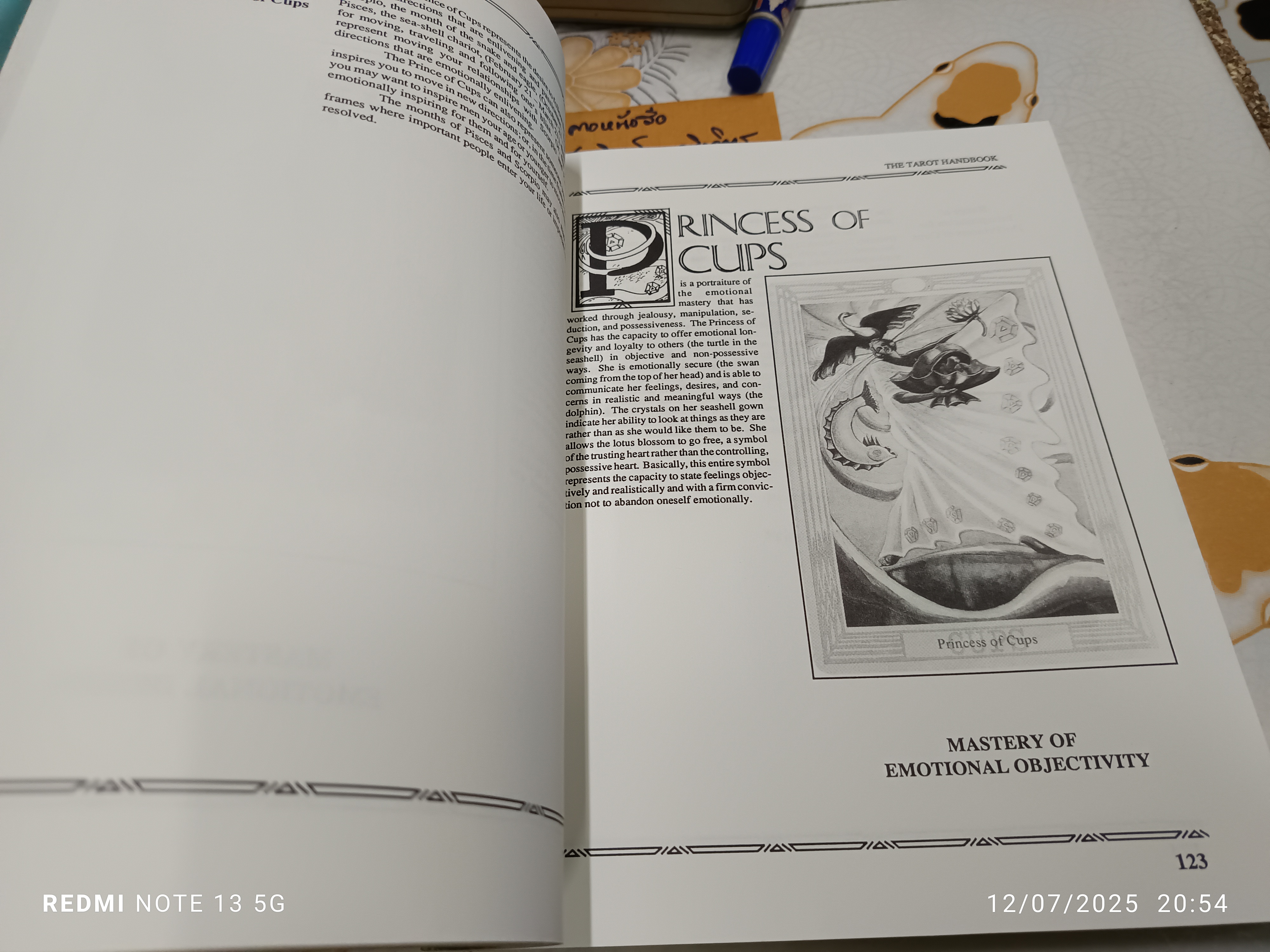 The Tarot Handbook เขียนโดย Angeles Arrien 1997