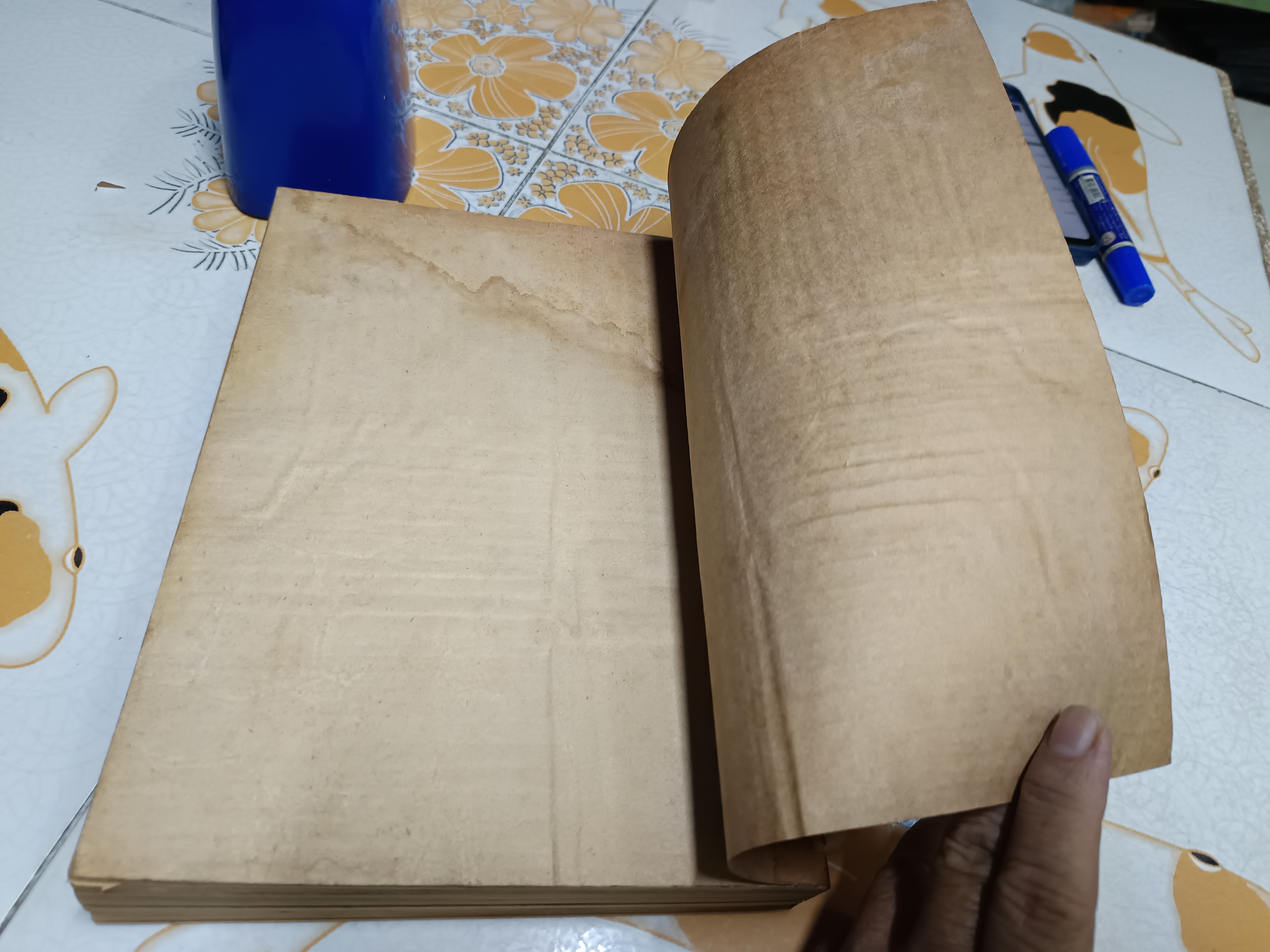 ประวัติศาสตร์กฎหมายไทย โดยศาสตราจารย์ พระยานิติศาสตร์ ไพศาลย์ **มีลายเซ็นผู้เขียนที่ปกหน้า