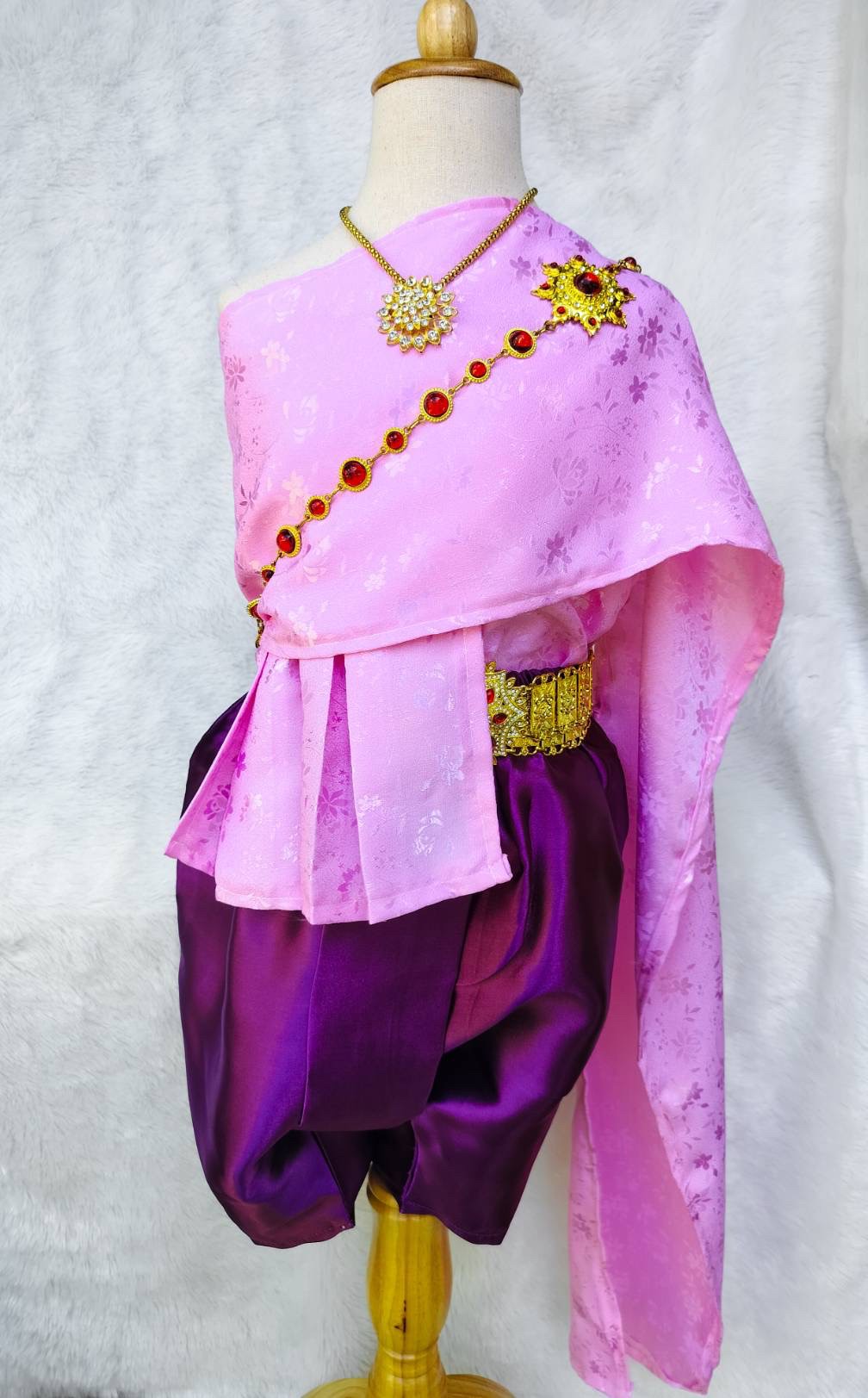 ชุดไทยเด็กหญิง สไบสีหวานกับโจงสีพื้น